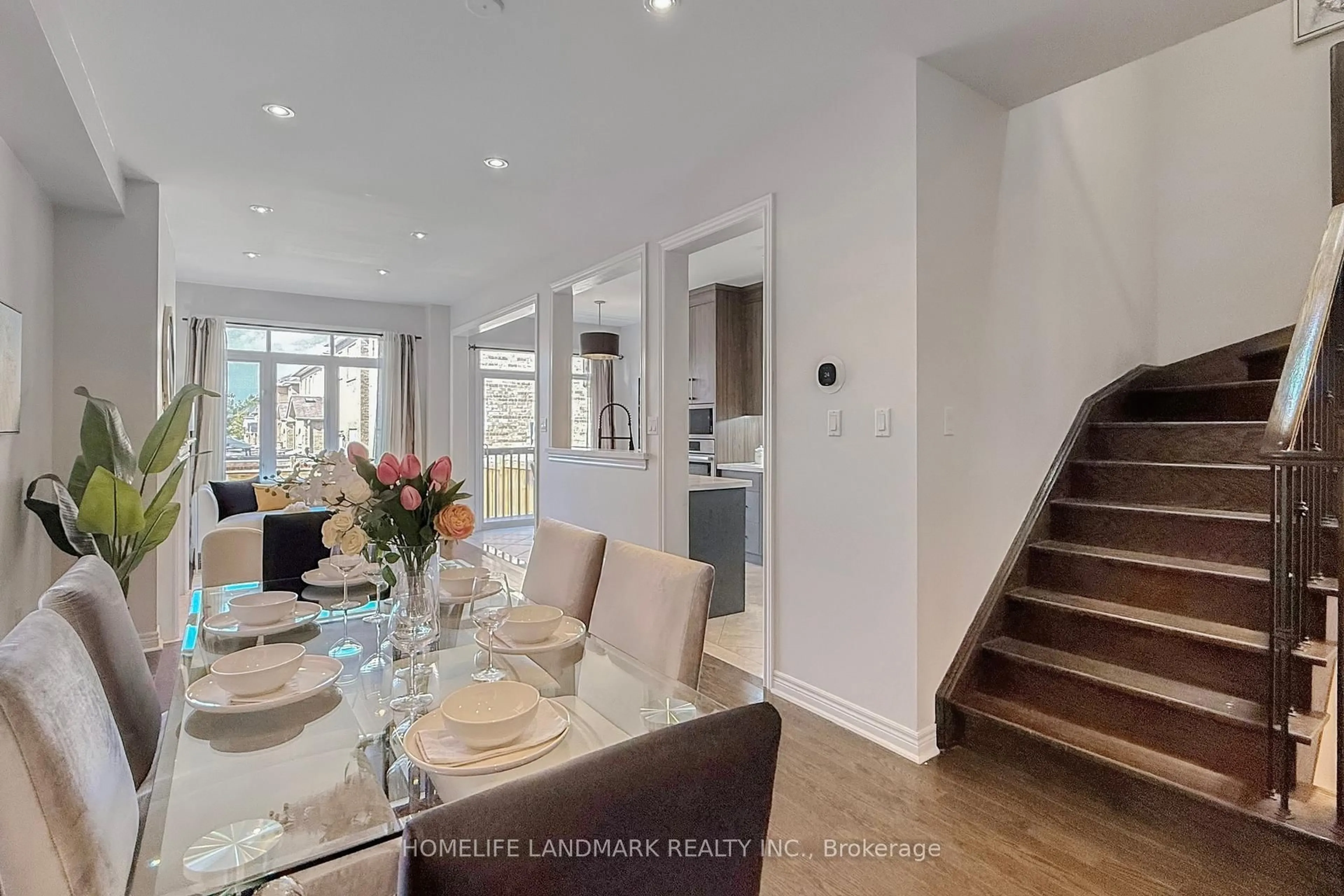 Dining room, wood/laminate floor for 62 White Spruce Cres, Vaughan Ontario L6A 4C5