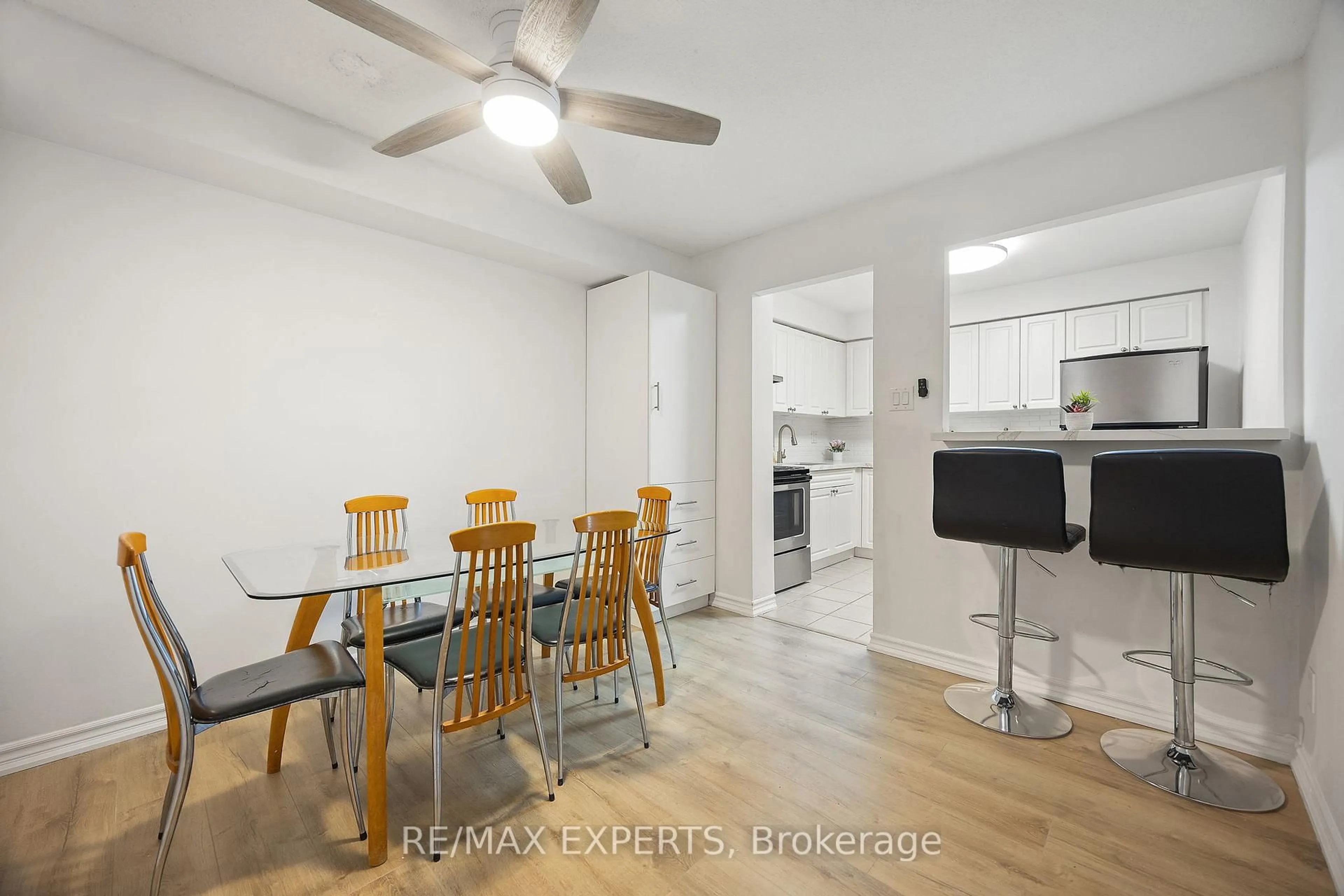 Unknown for 242 Milestone Cres, Aurora Ontario L4G 3M2