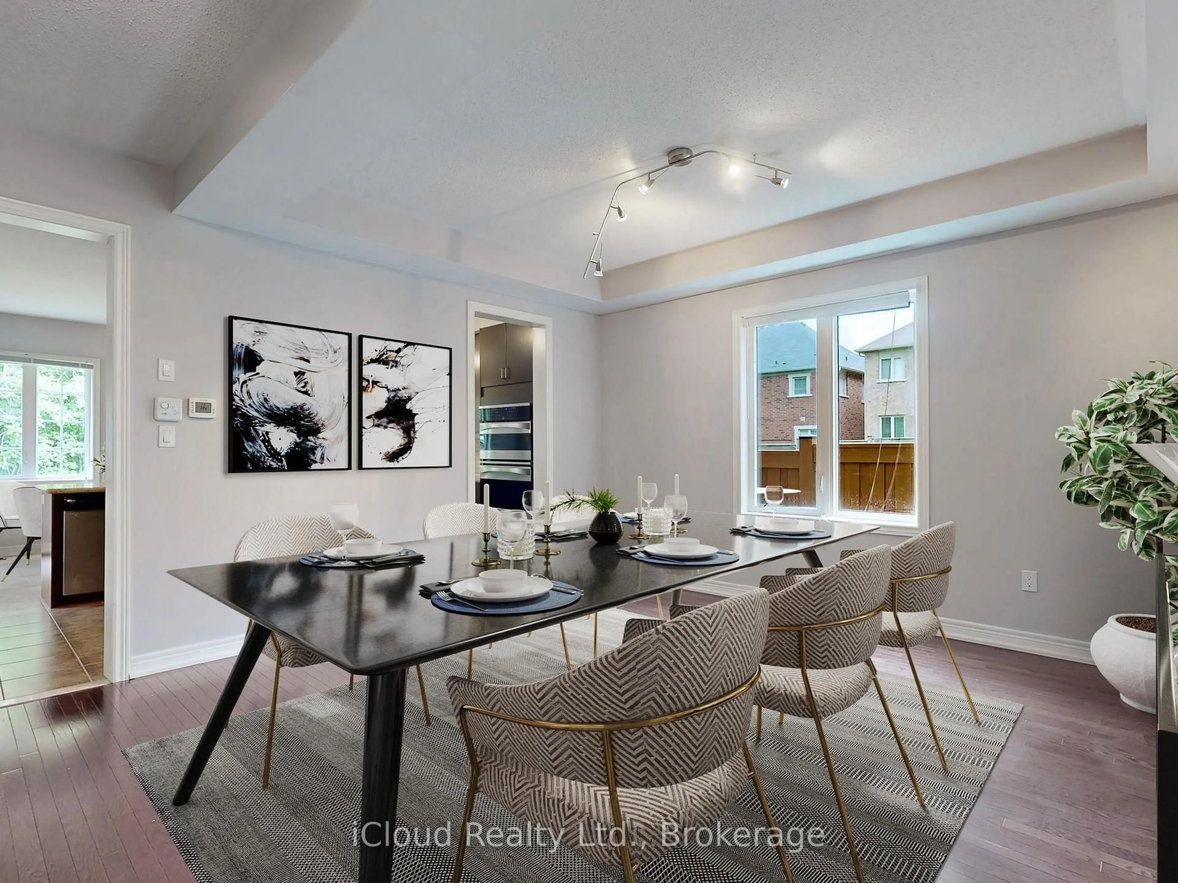 Dining room, unknown for 1292 Mccron Cres, Newmarket Ontario L3X 0C7