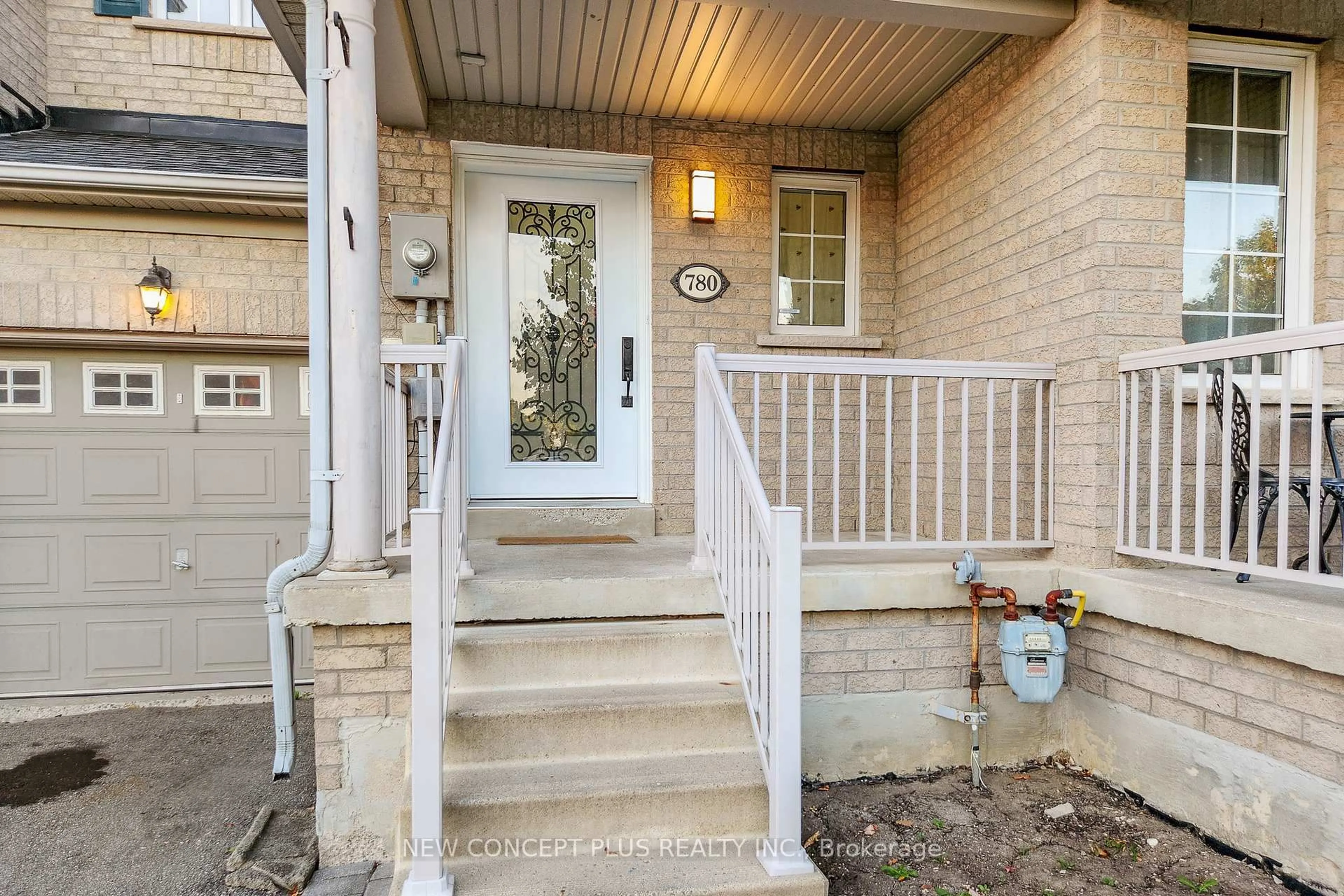 Unknown for 780 Joe Persechini Dr, Newmarket Ontario L3X 2S6