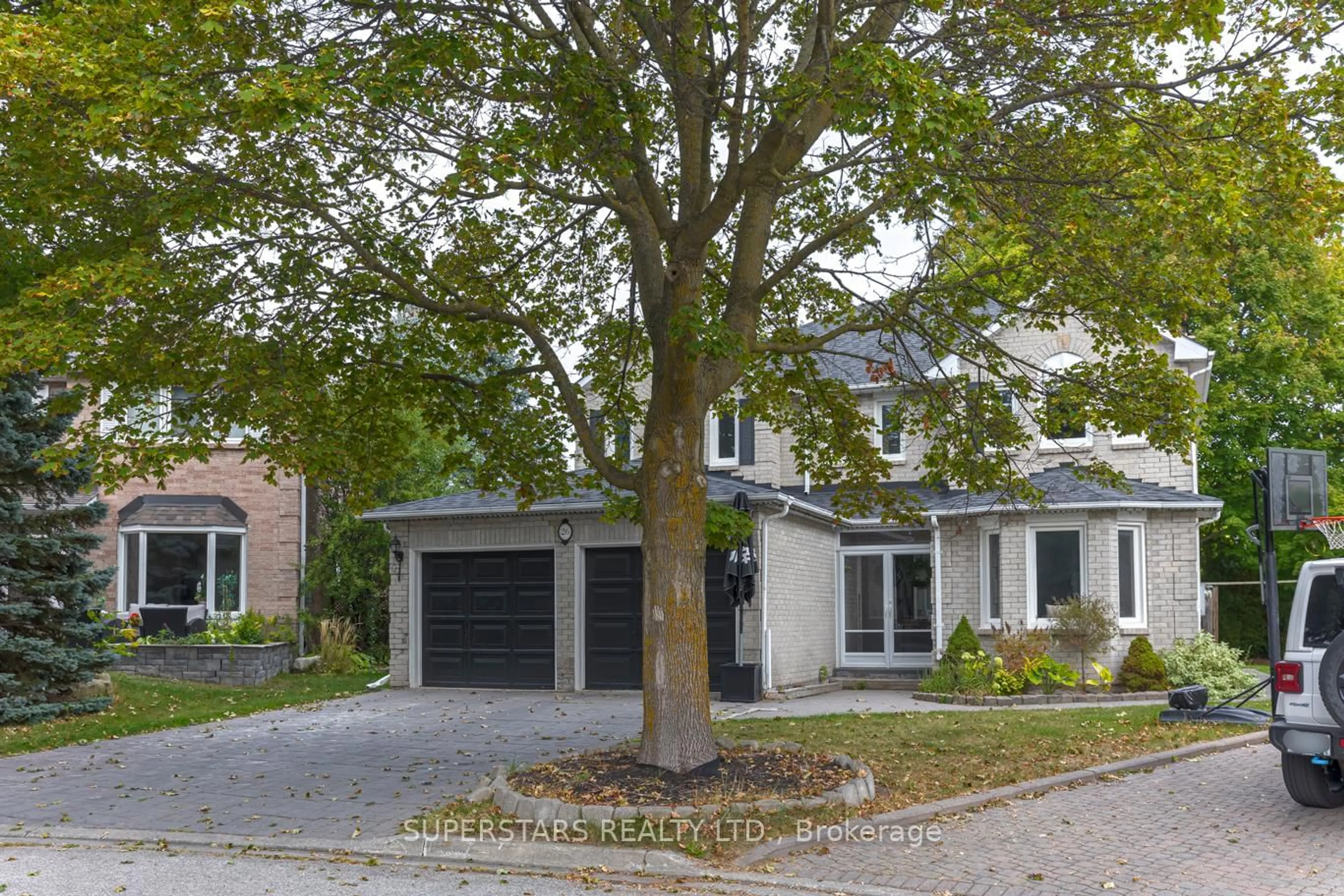 Home with brick exterior material, street for 26 Tollbar Crt, Richmond Hill Ontario L4C 9J3