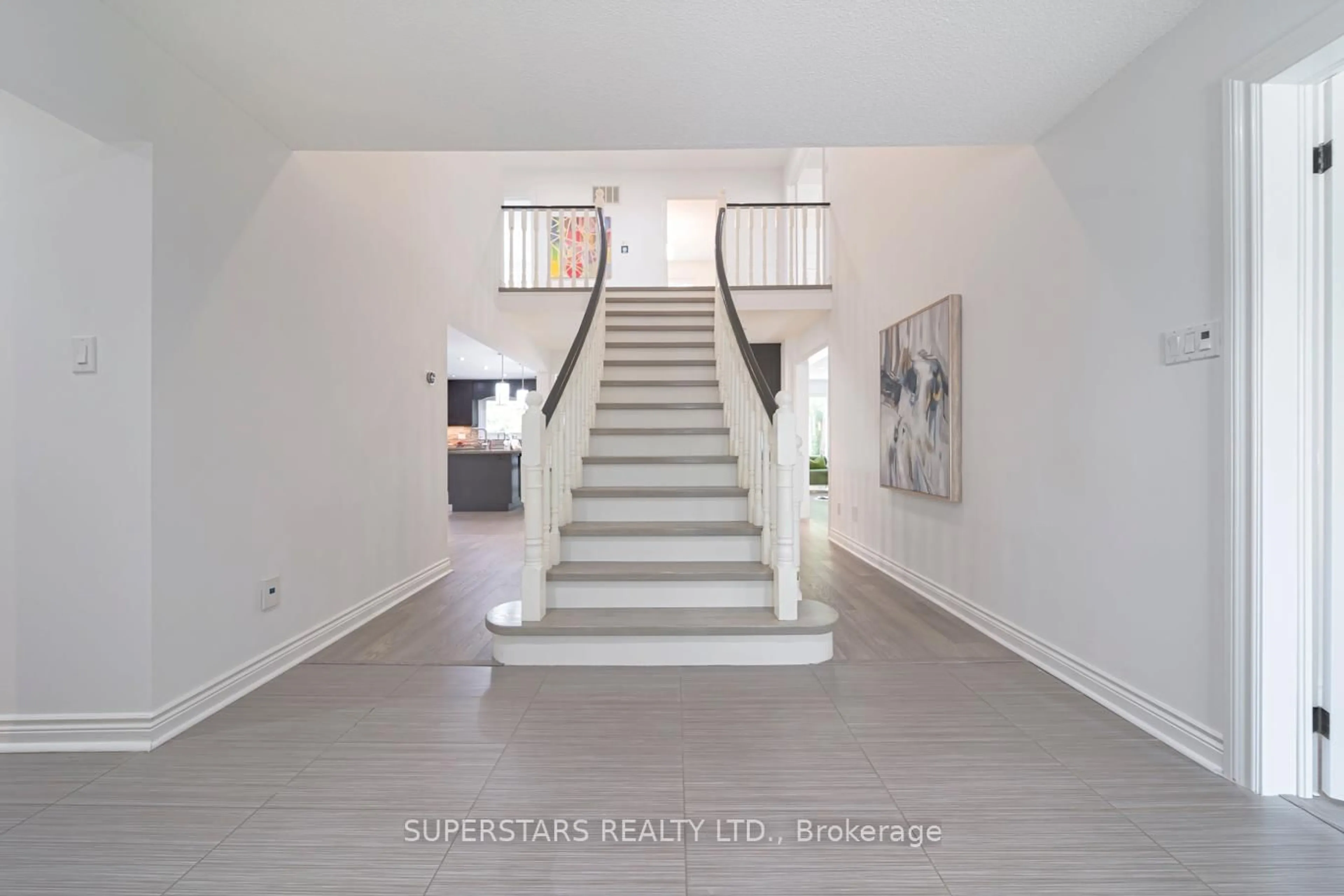 Stairs for 26 Tollbar Crt, Richmond Hill Ontario L4C 9J3
