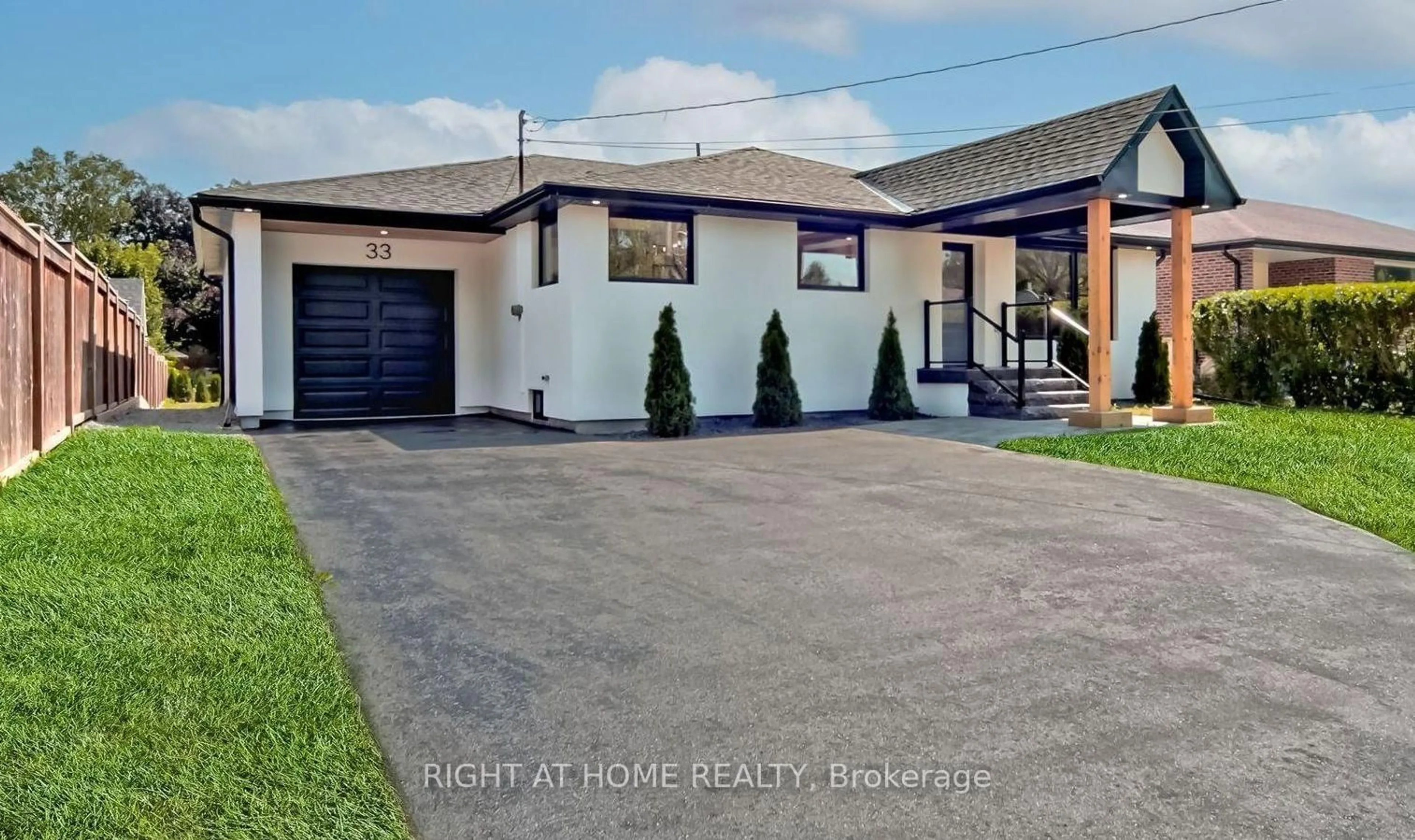 Unknown for 33 Beech St, Uxbridge Ontario L9P 1A8
