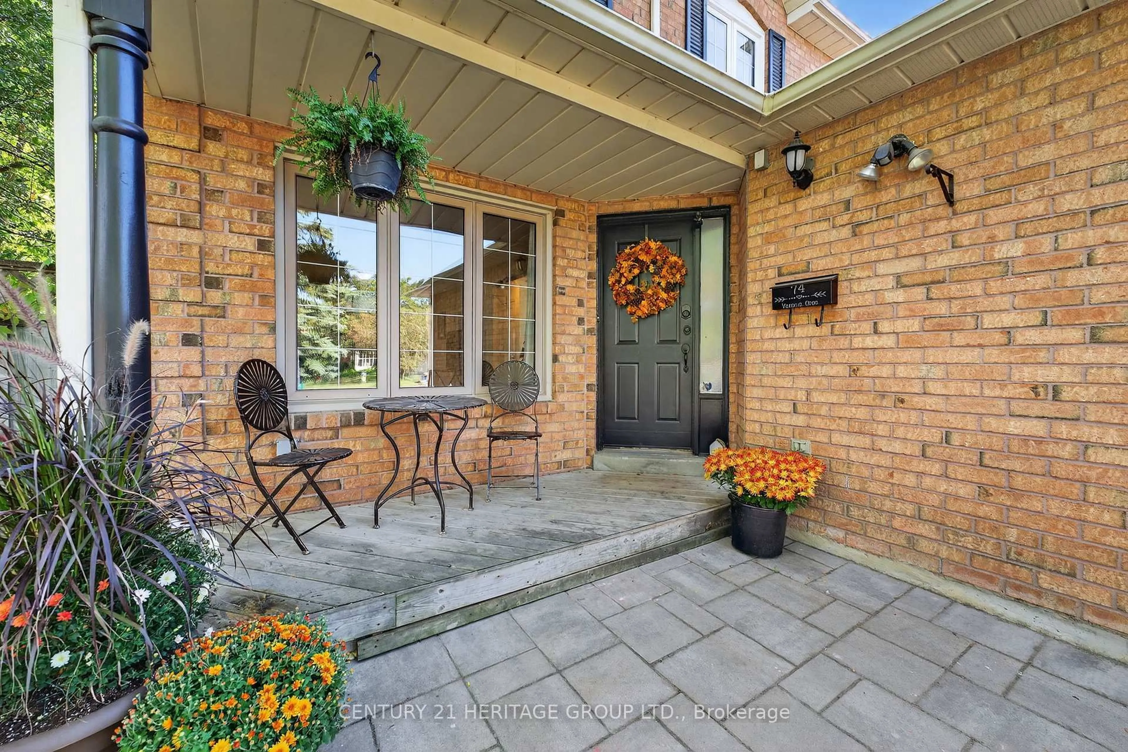 Unknown for 74 Verona Cres, Georgina Ontario L4P 3N3