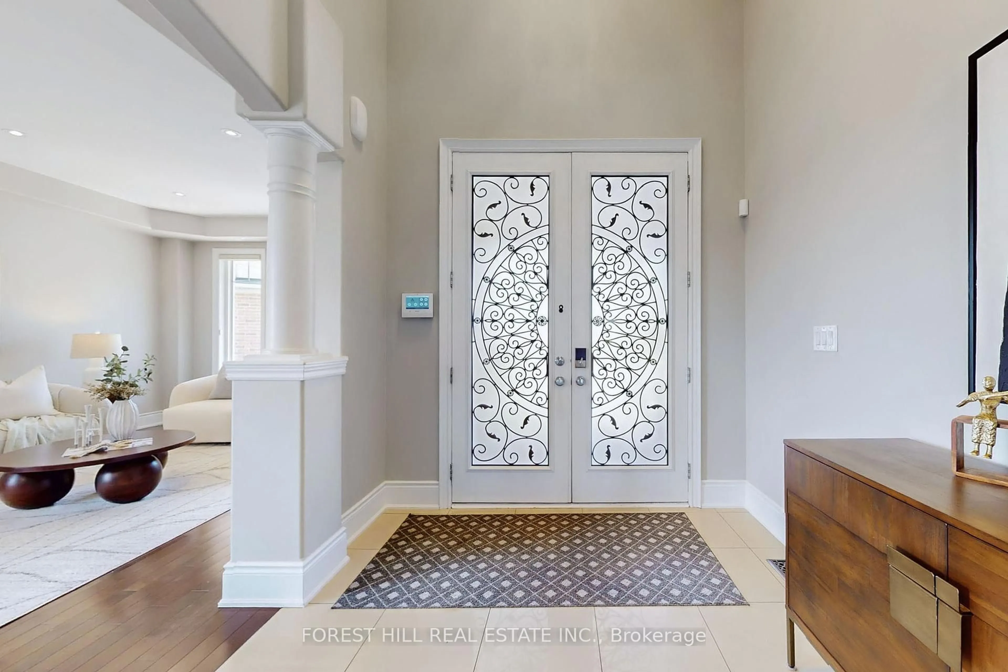 Indoor entryway for 21 Farmhouse Cres, Richmond Hill Ontario L4E 0S7