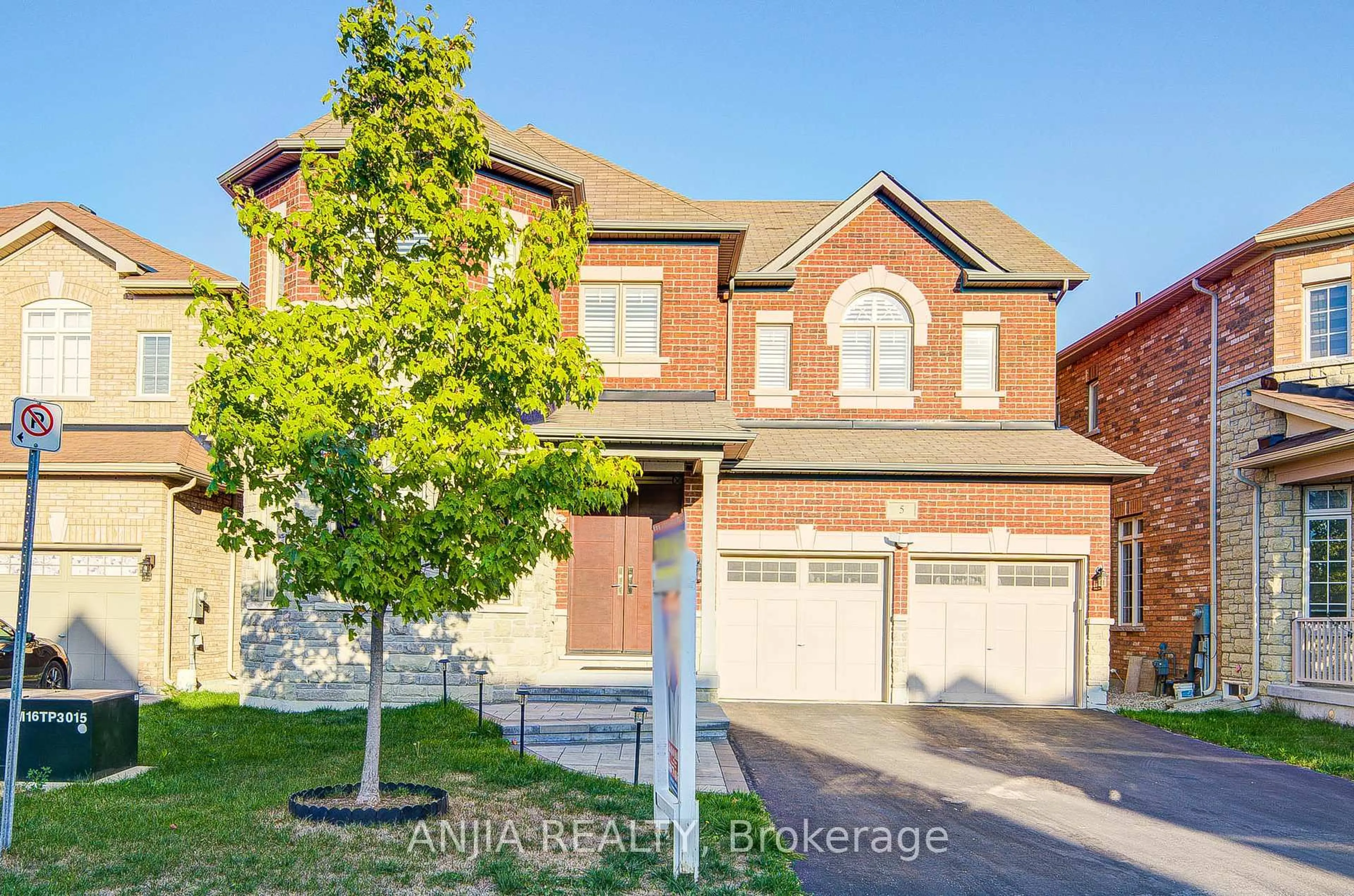 Home with brick exterior material, street for 5 Warton Crt, Markham Ontario L6E 2G1