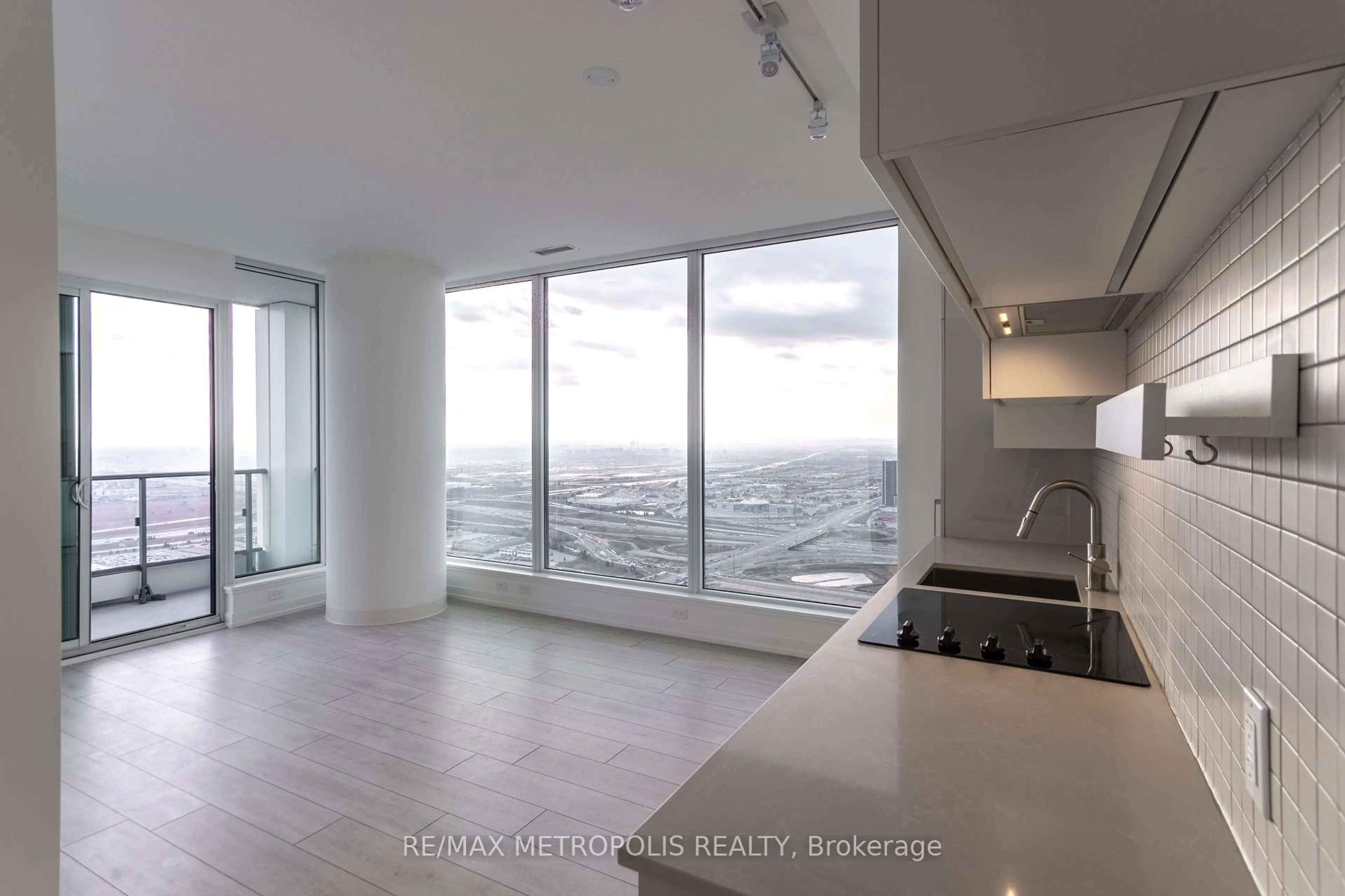 Unknown for 5 Buttermill Ave #5709, Vaughan Ontario L4K 0J5