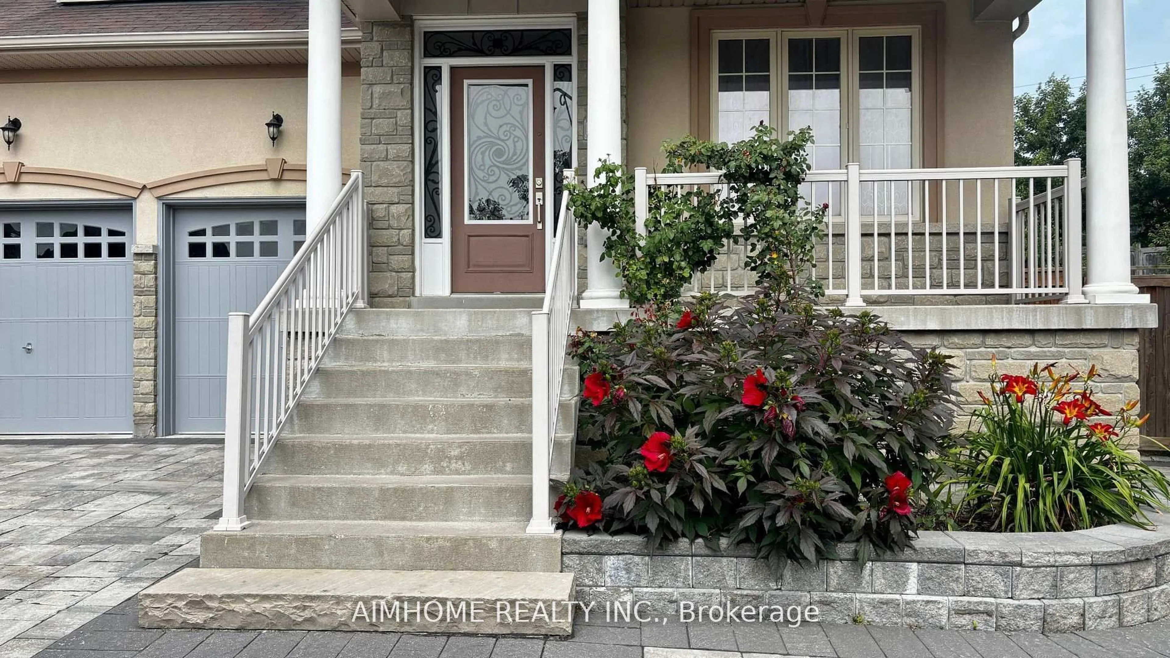 Indoor entryway for 28 Countrywide Crt, Vaughan Ontario L6A 1W7