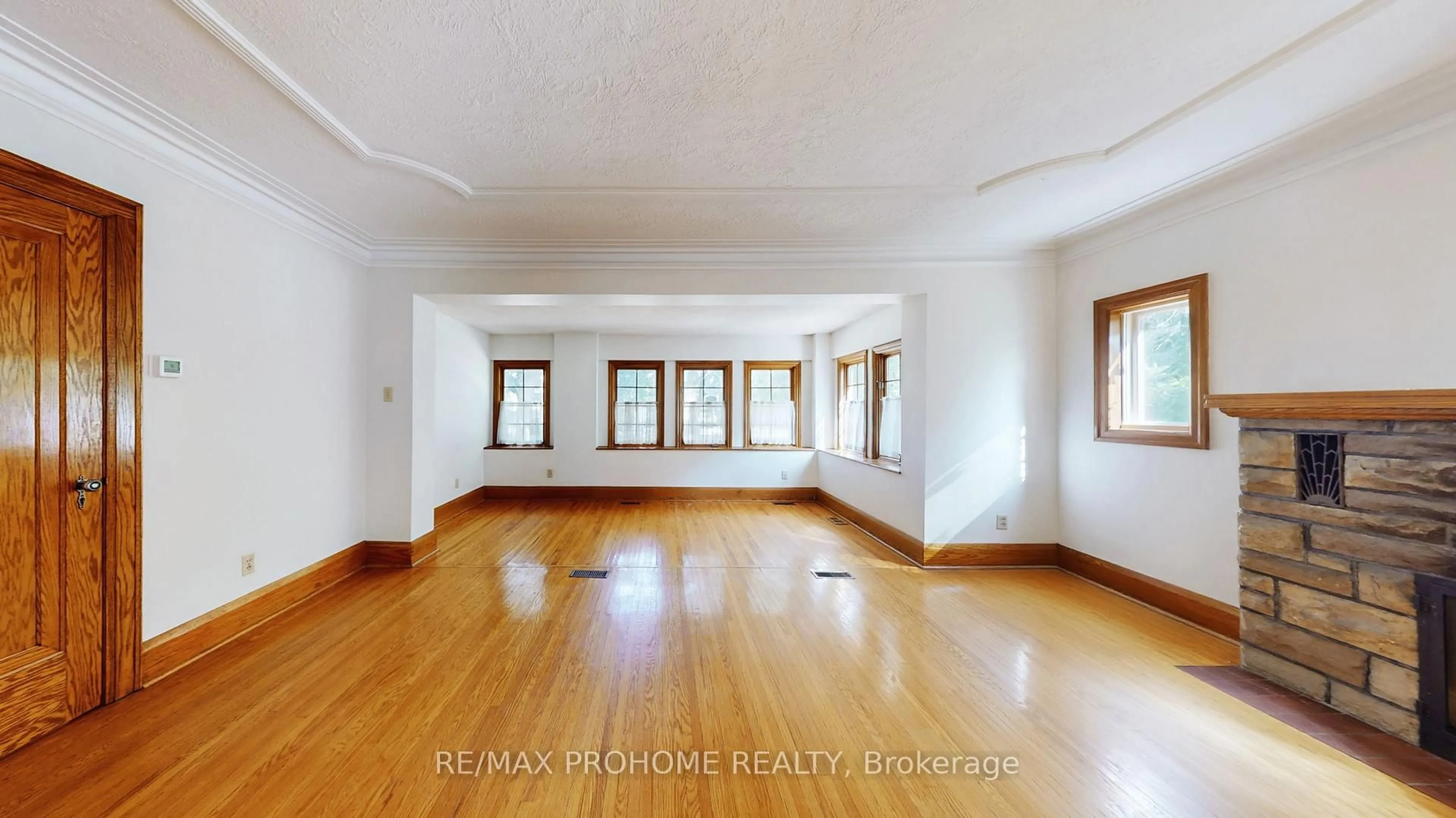 A pic of a room for 17 Eckardt Ave, Markham Ontario L3R 1P1