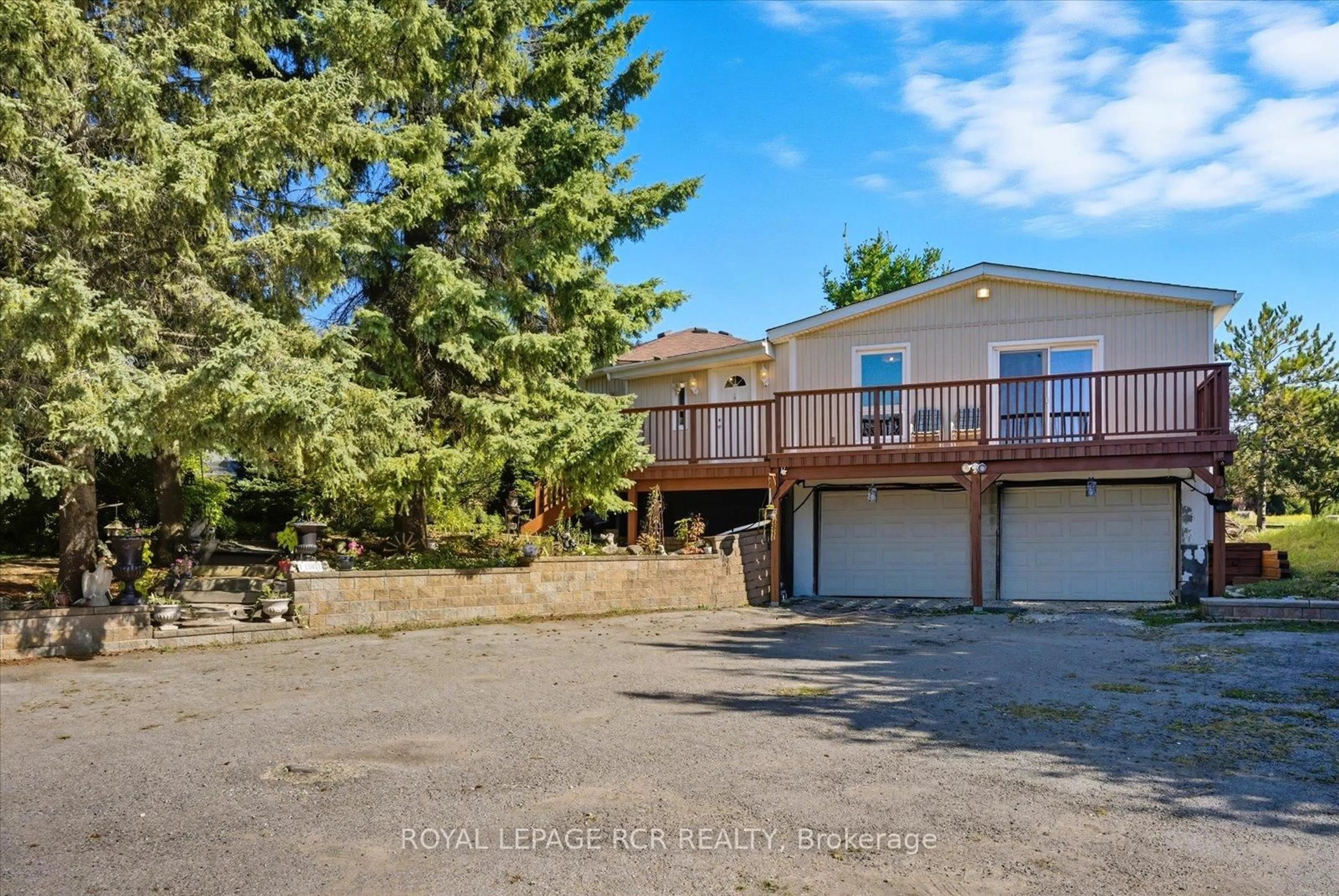 A pic from outside/outdoor area/front of a property/back of a property/a pic from drone, water/lake/river/ocean view for 1637 15 Sdrd, New Tecumseth Ontario L0G 1W0