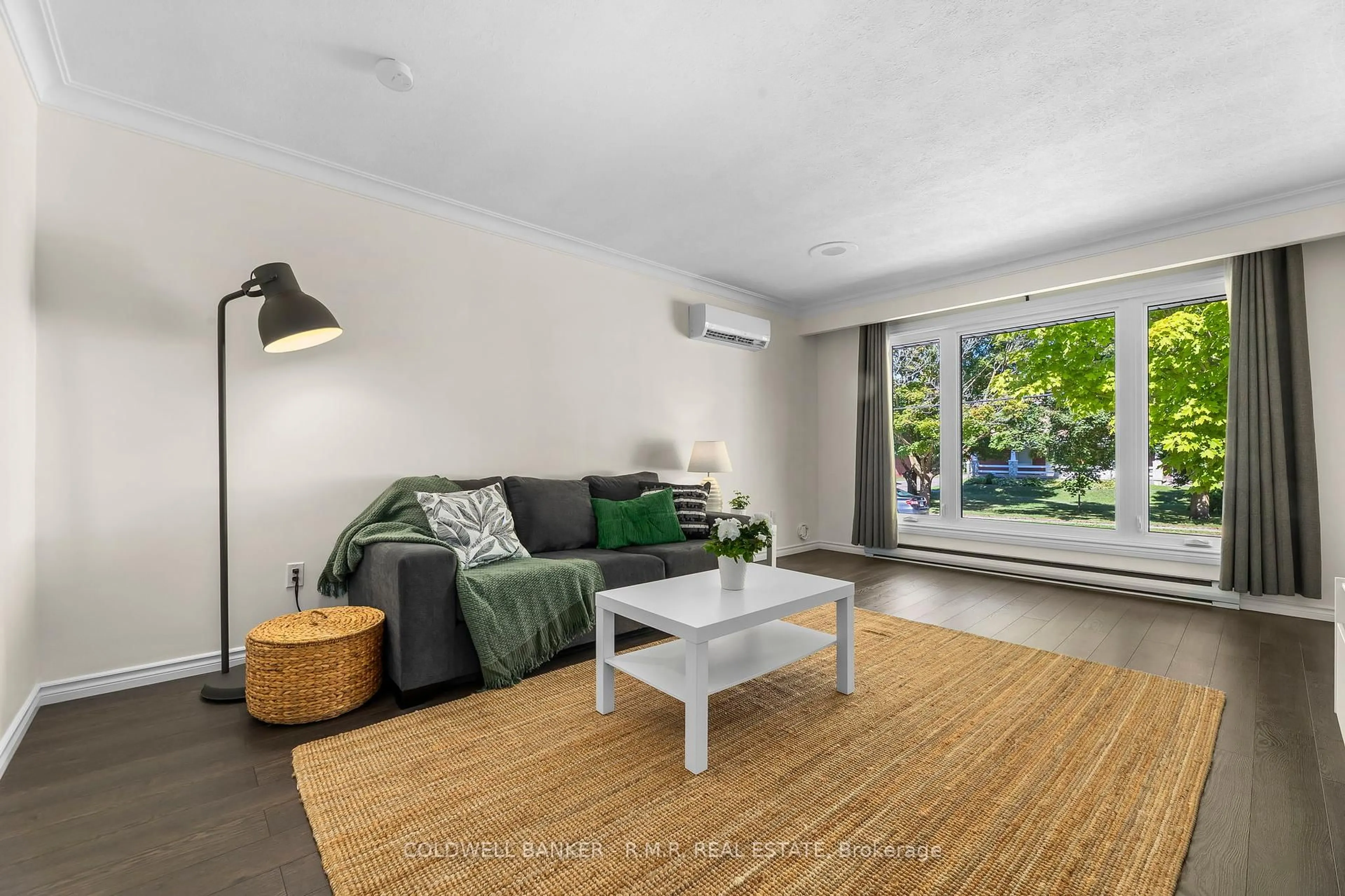 Living room with furniture, unknown for 42 Marietta St, Uxbridge Ontario L9P 1J5