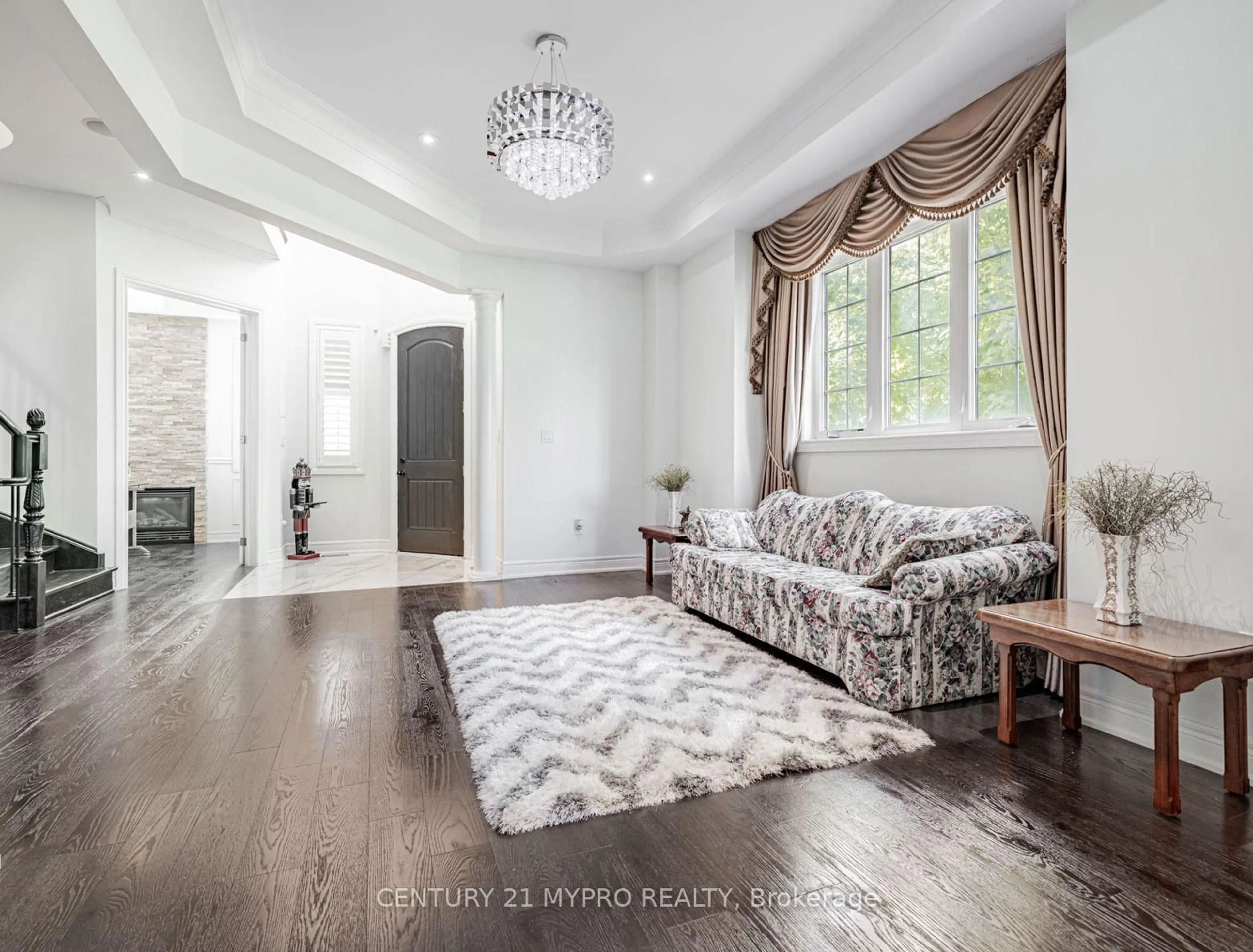 Living room with furniture, unknown for 9A Anglin Dr, Richmond Hill Ontario L4E 3M5