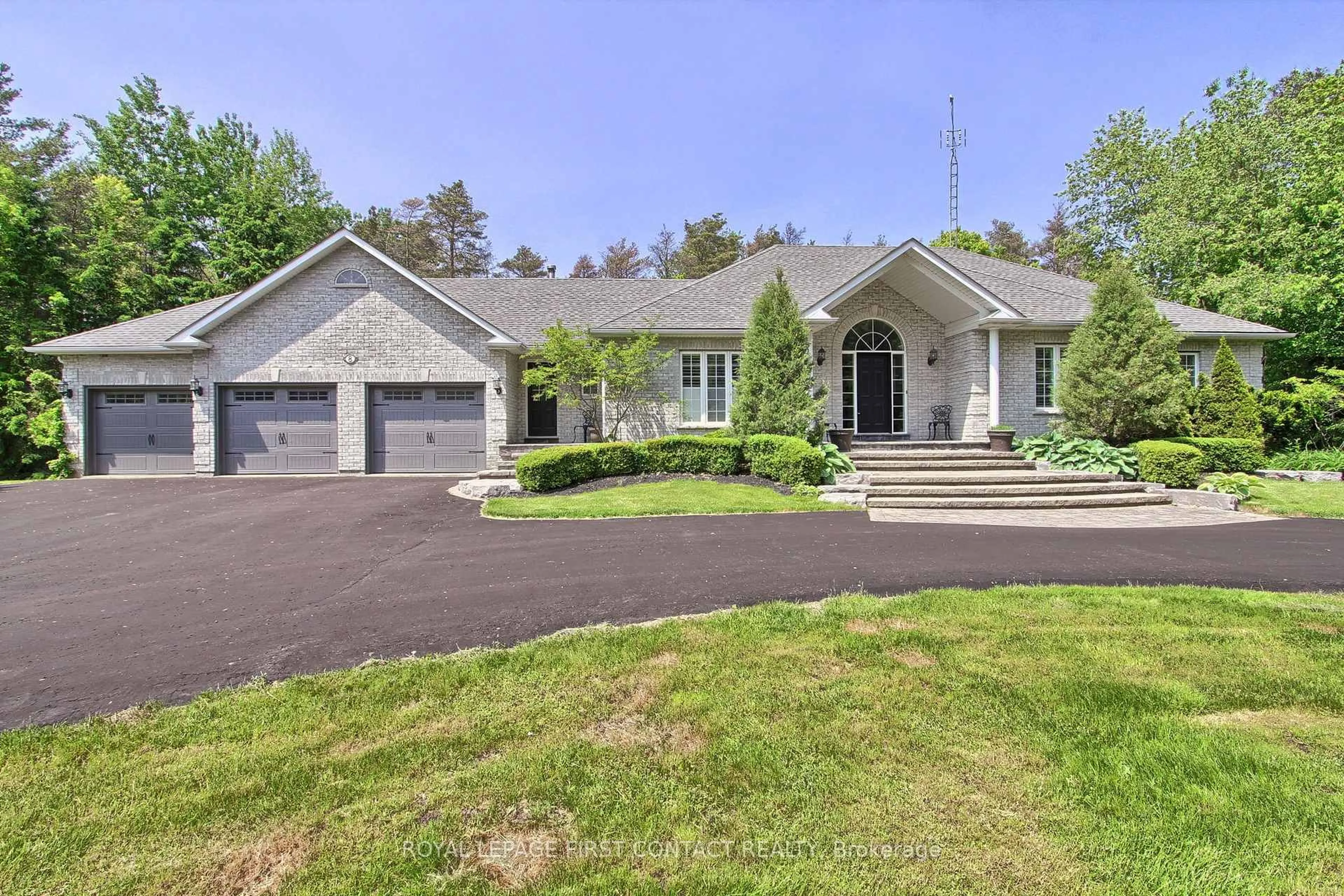 Unknown for 8 Pelosi Way, East Gwillimbury Ontario L0G 1M0