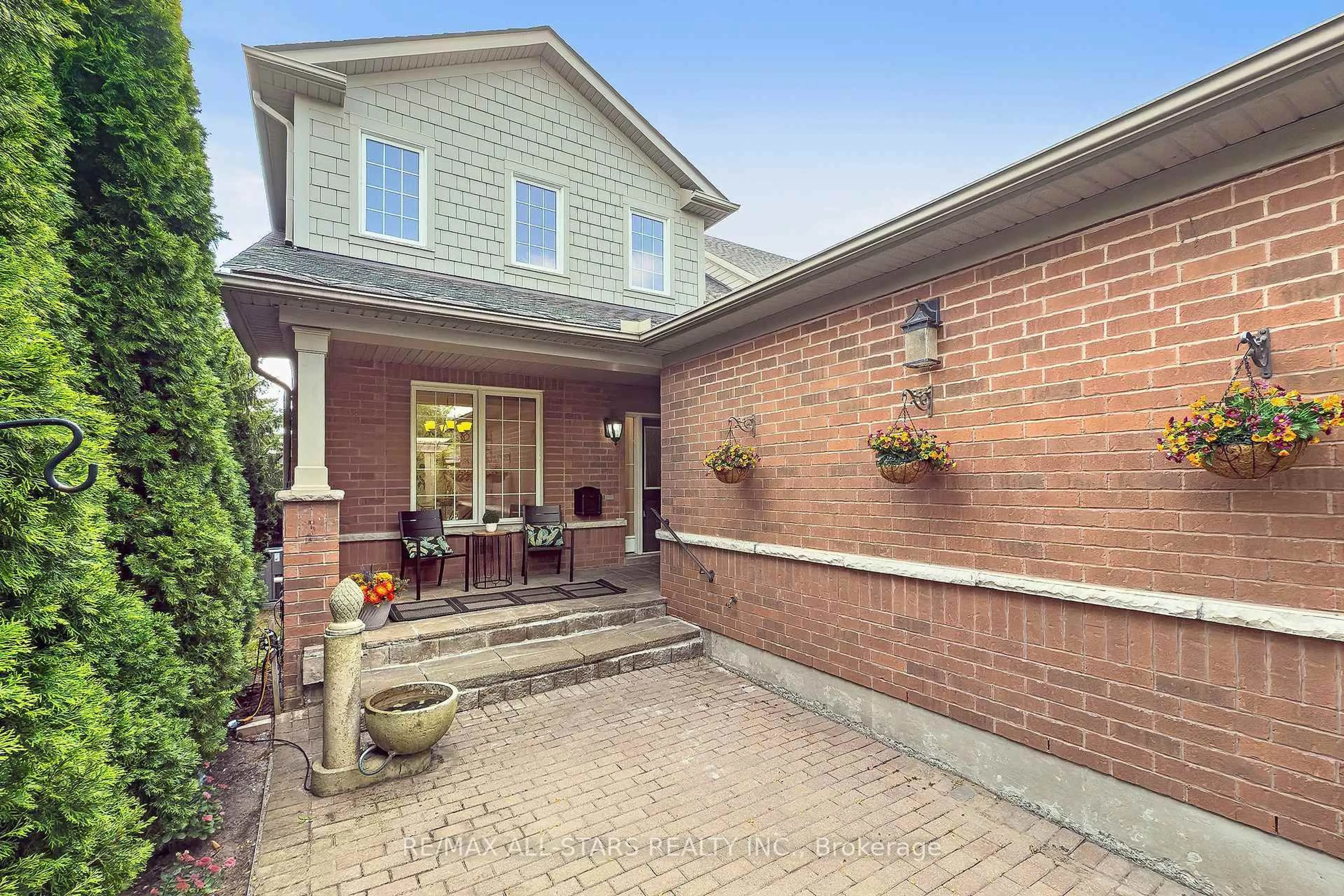 Home with brick exterior material, street for 86 Lakeside Vista Way, Markham Ontario L6E 0B6