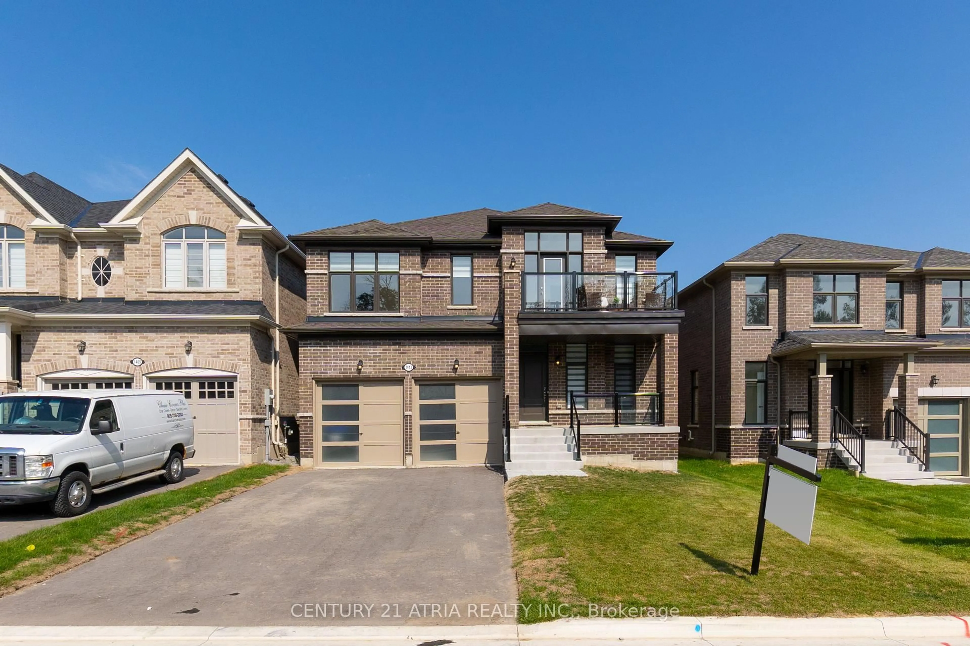 Home with brick exterior material, street for 1413 Davis Loop, Innisfil Ontario L0L 1W0