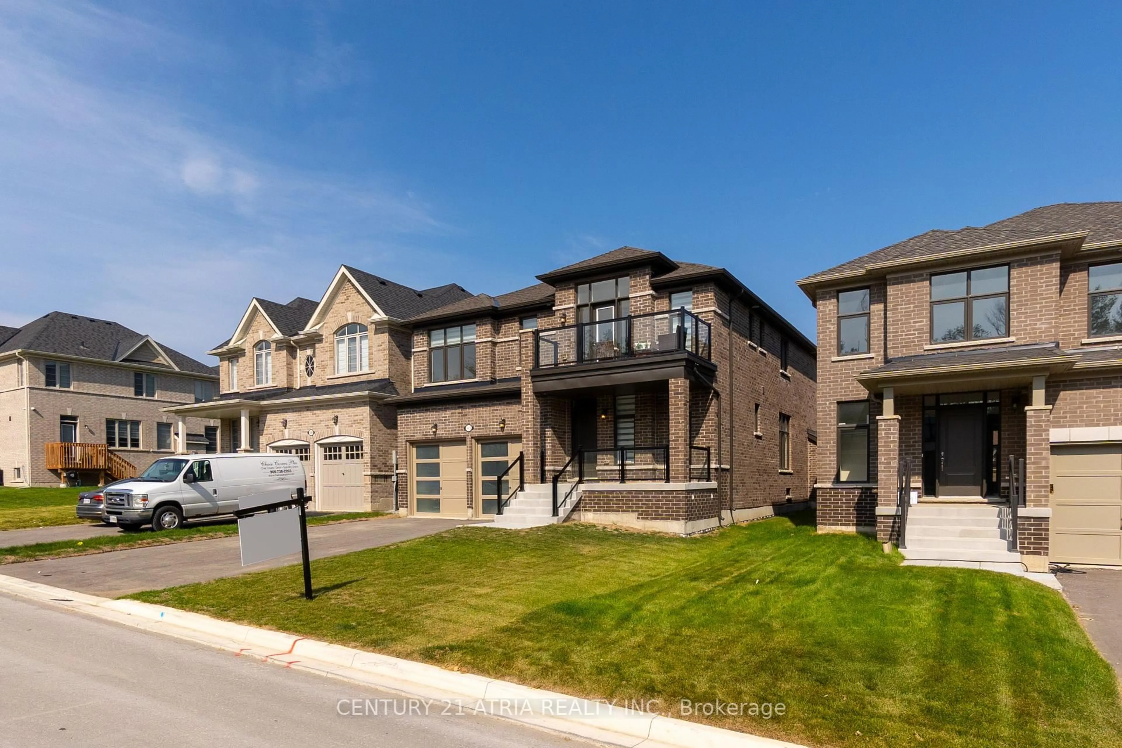 Home with brick exterior material, street for 1413 Davis Loop, Innisfil Ontario L0L 1W0