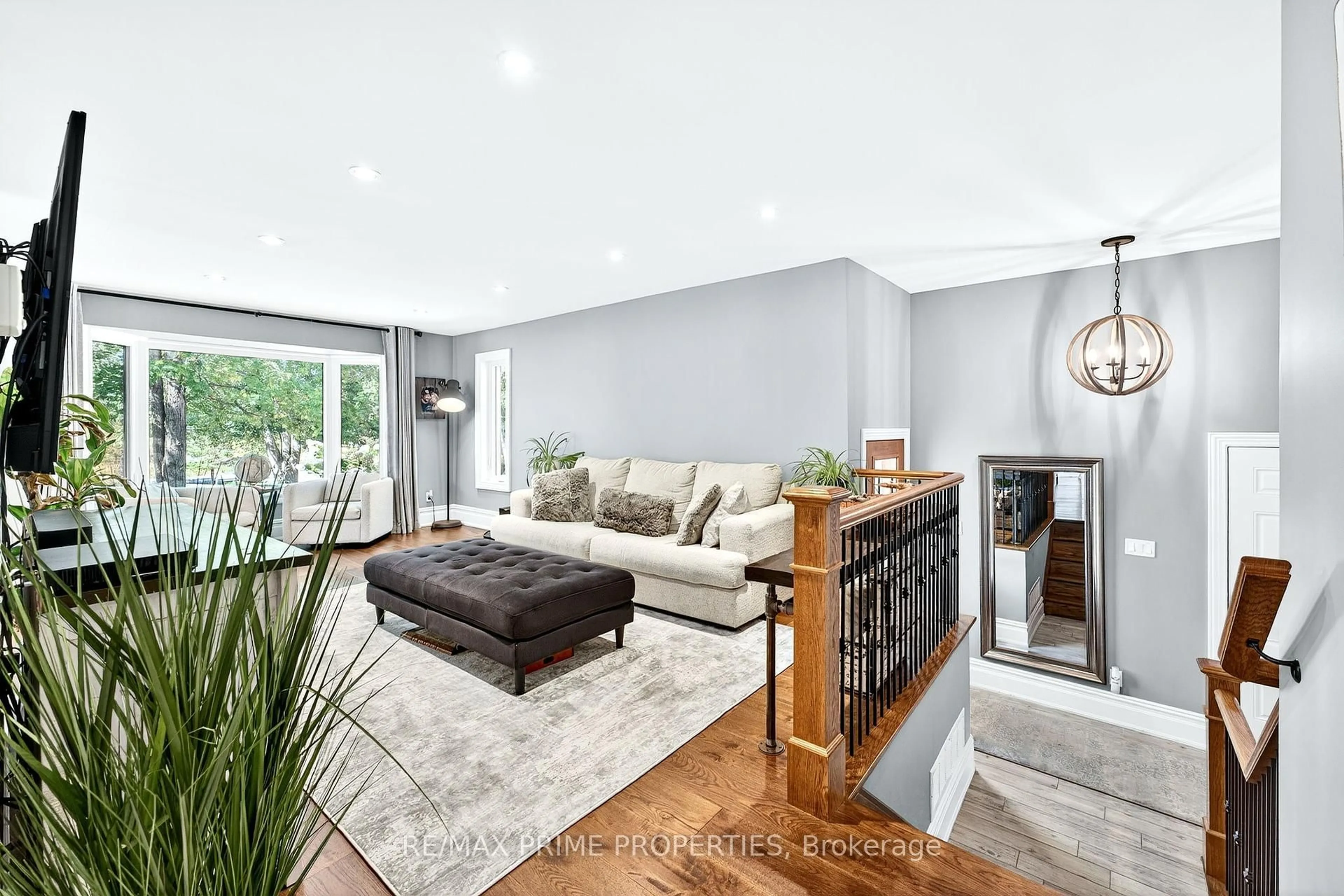 Living room with furniture, unknown for 22187 Mc Cowan Rd, East Gwillimbury Ontario L0G 1M0