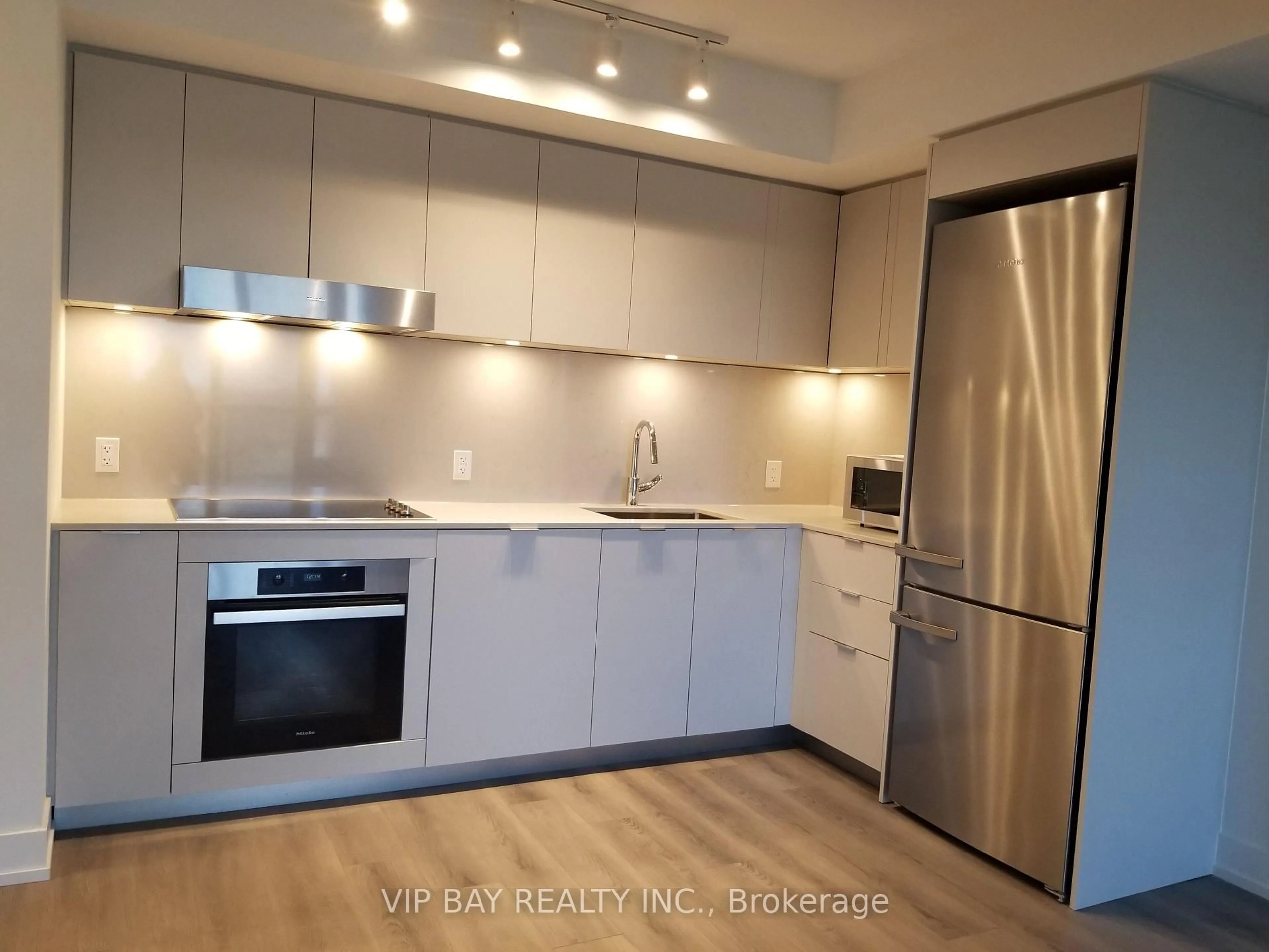 Standard kitchen, wood/laminate floor for 9 Clegg Rd #620, Markham Ontario L6G 0H3