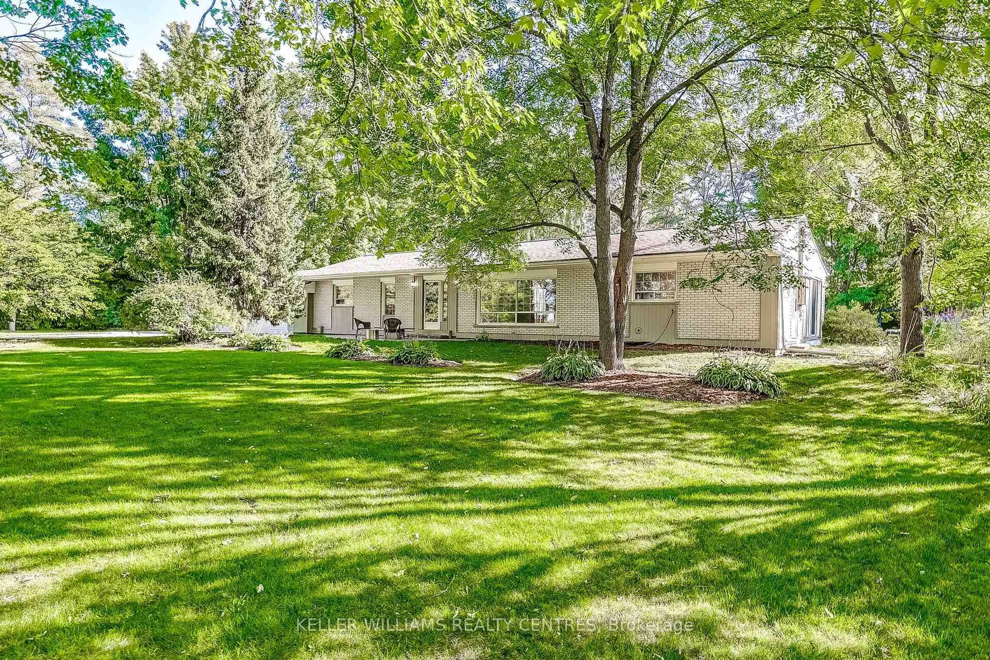 A pic from outside/outdoor area/front of a property/back of a property/a pic from drone, unknown for 16073 Warden Ave, Whitchurch-Stouffville Ontario L4A 2M3