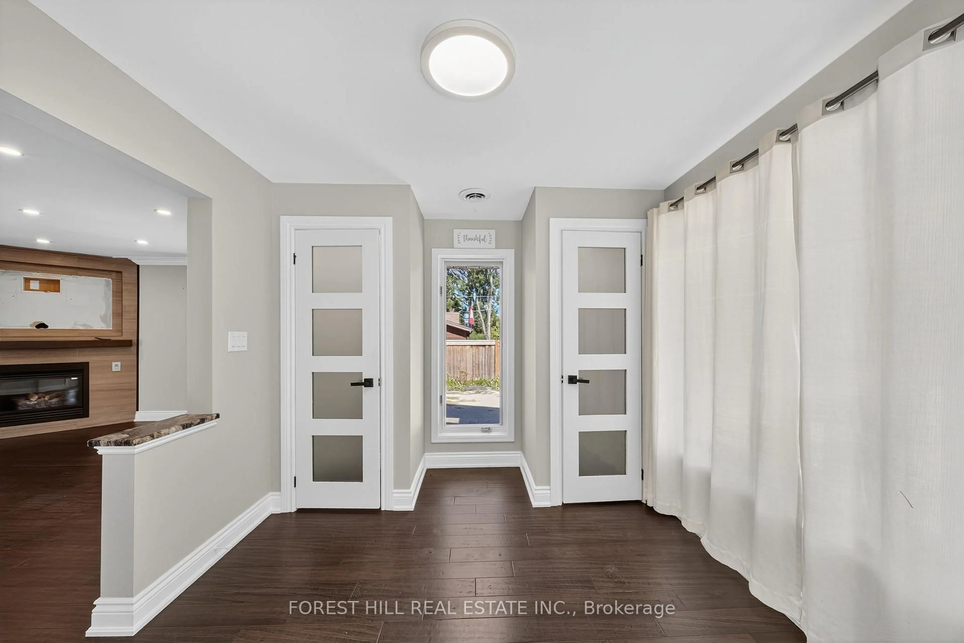 Indoor entryway for 3934 Richview Rd, Innisfil Ontario L9S 2L7
