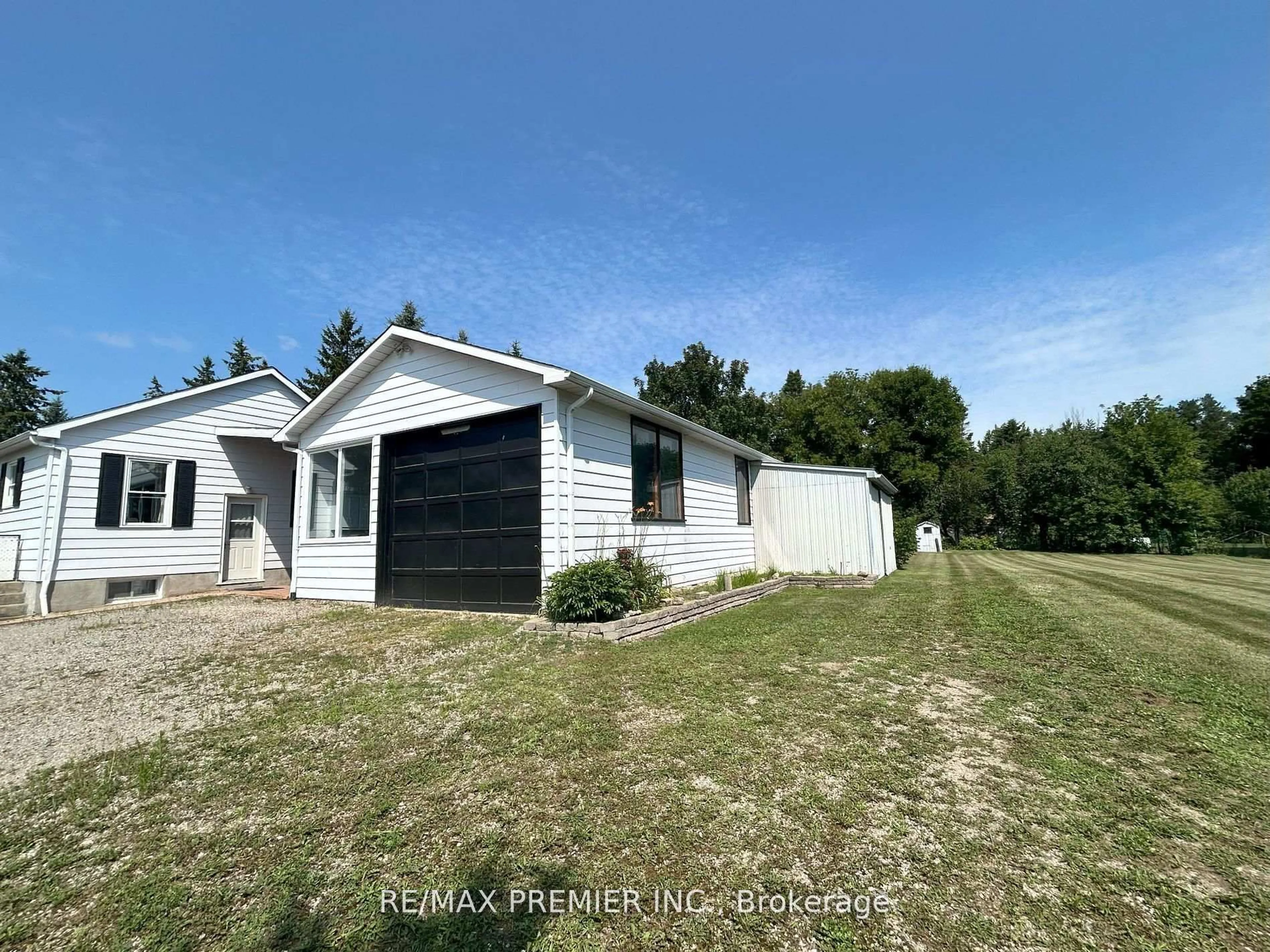 A pic from outside/outdoor area/front of a property/back of a property/a pic from drone, building for 5070 5th Line, New Tecumseth Ontario L0G 1W0