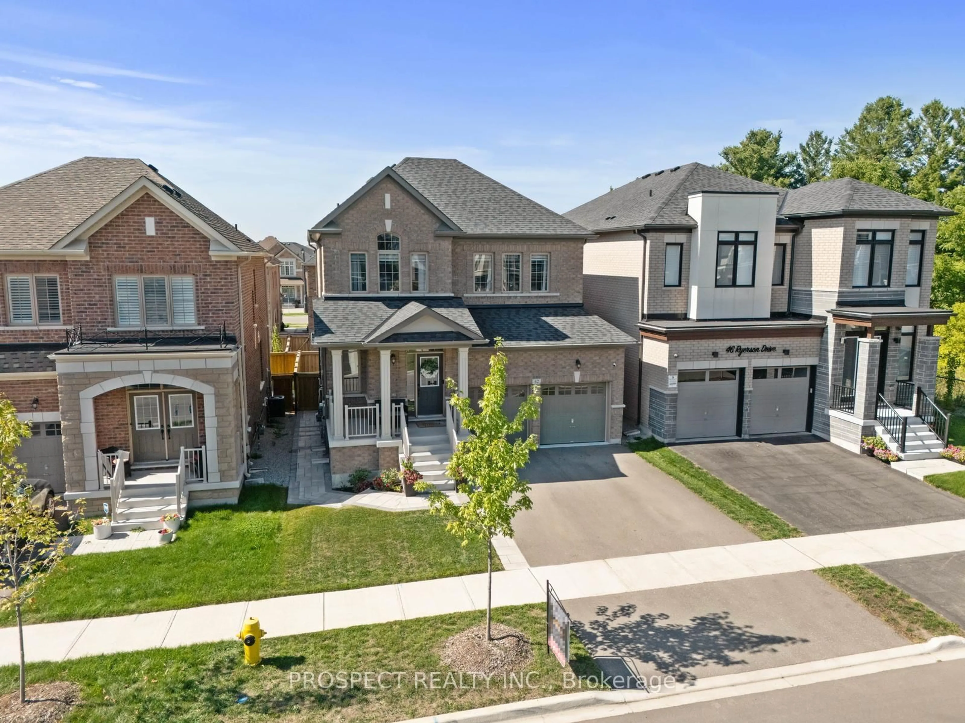 A pic from outside/outdoor area/front of a property/back of a property/a pic from drone, street for 42 Ryerson Dr, Vaughan Ontario L4H 5C2