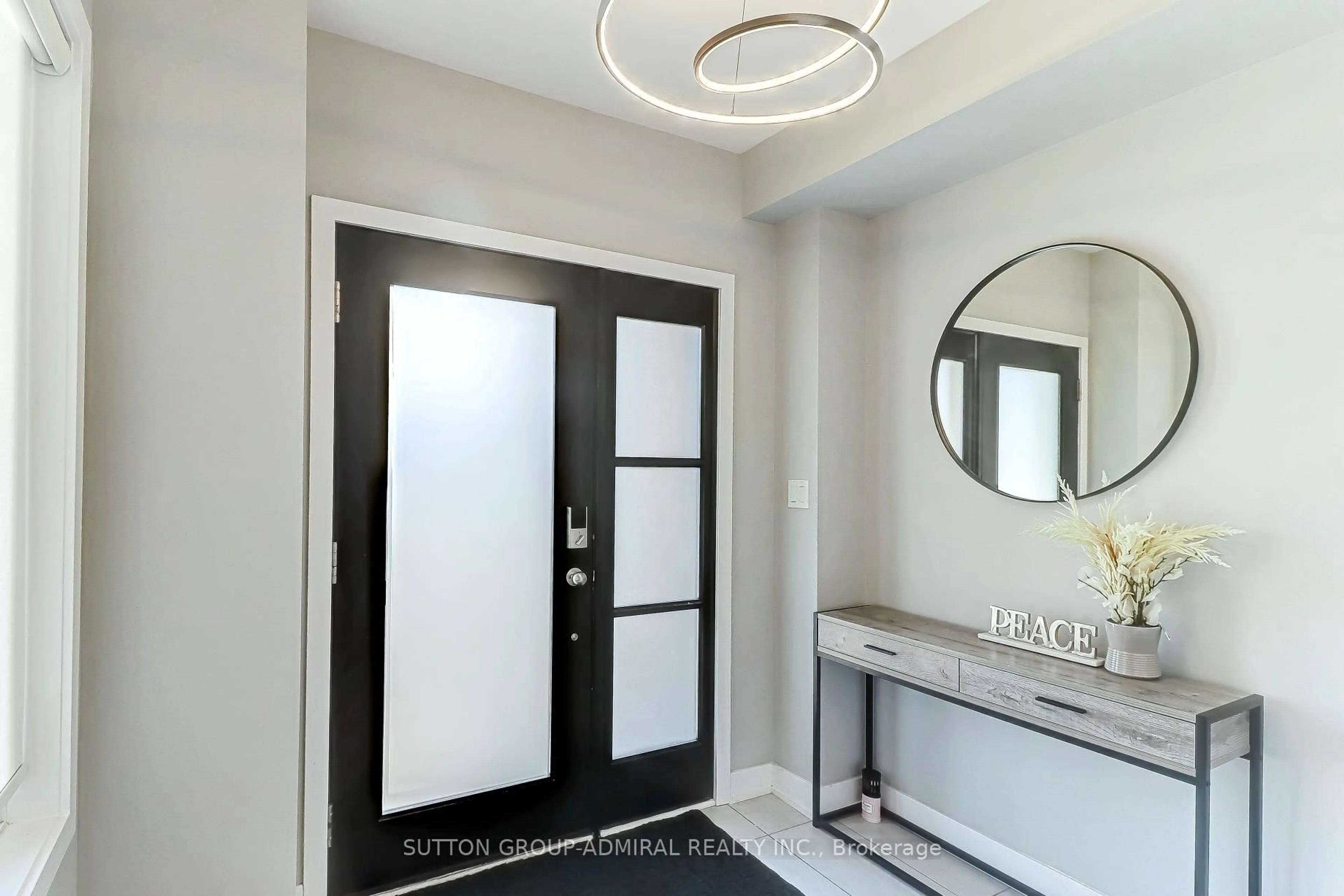 Indoor entryway for 18 Pageant Ave, Vaughan Ontario L4H 4R3