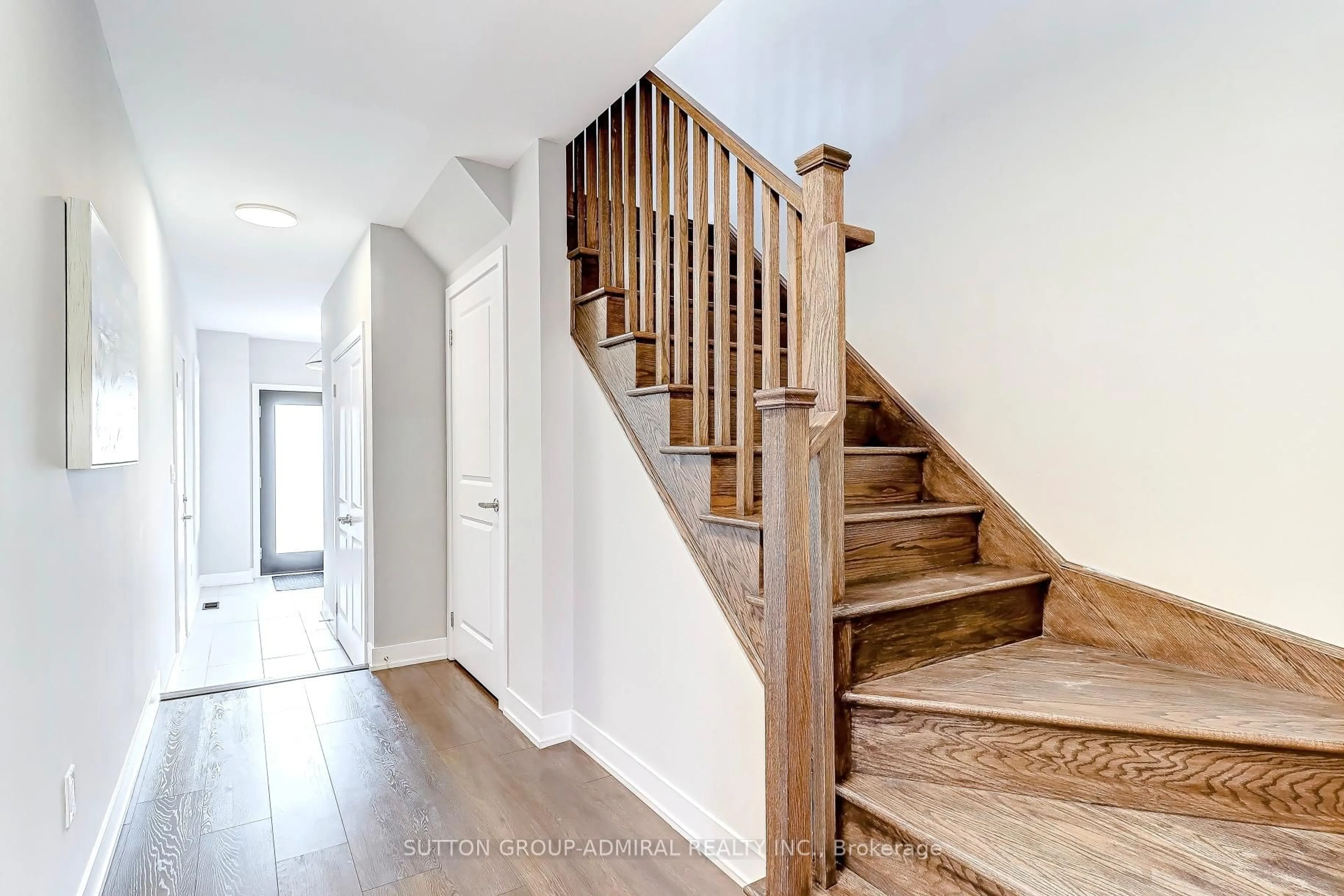 Stairs for 18 Pageant Ave, Vaughan Ontario L4H 4R3