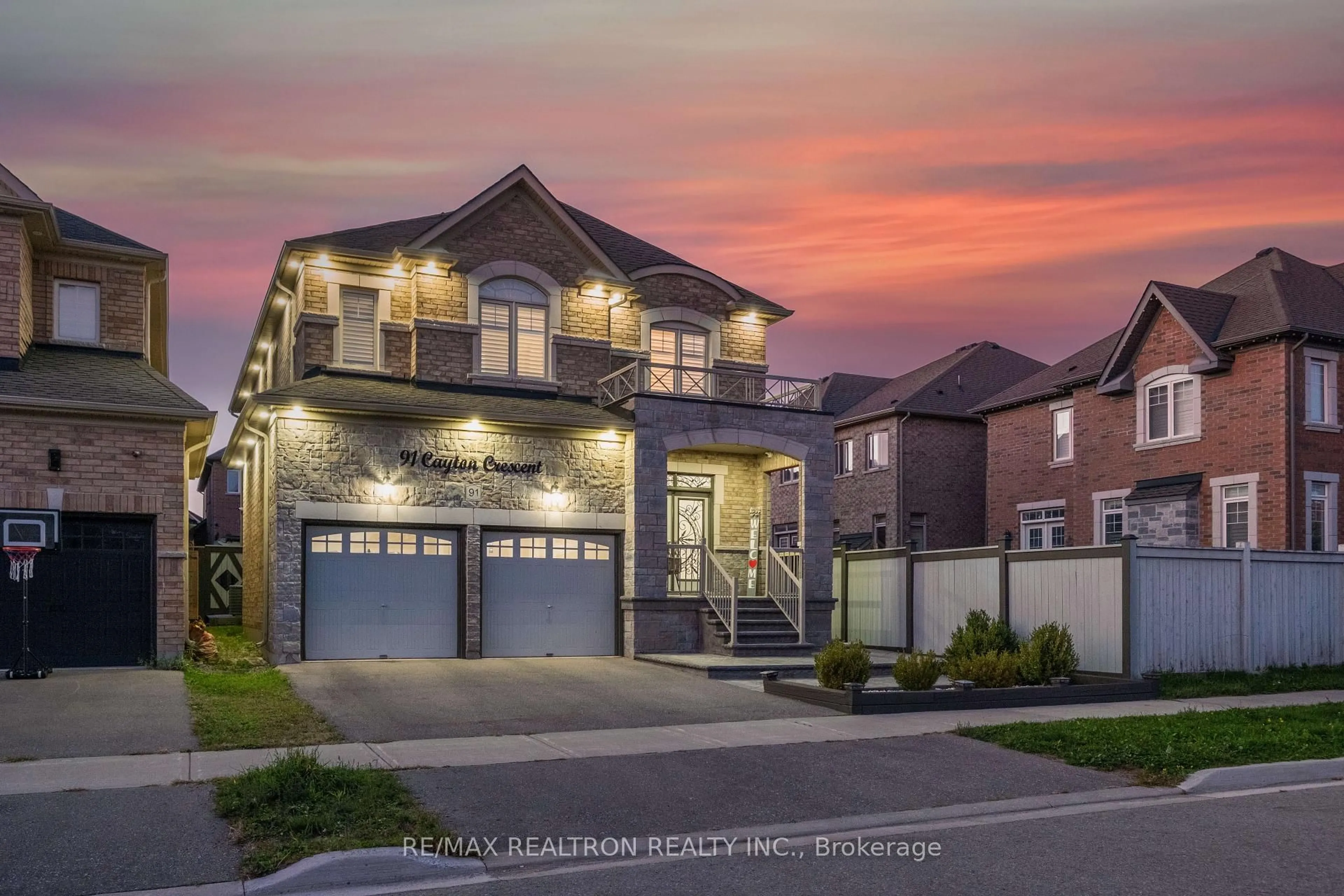 Home with brick exterior material, street for 91 Cayton Cres, Bradford West Gwillimbury Ontario L3Z 0V9