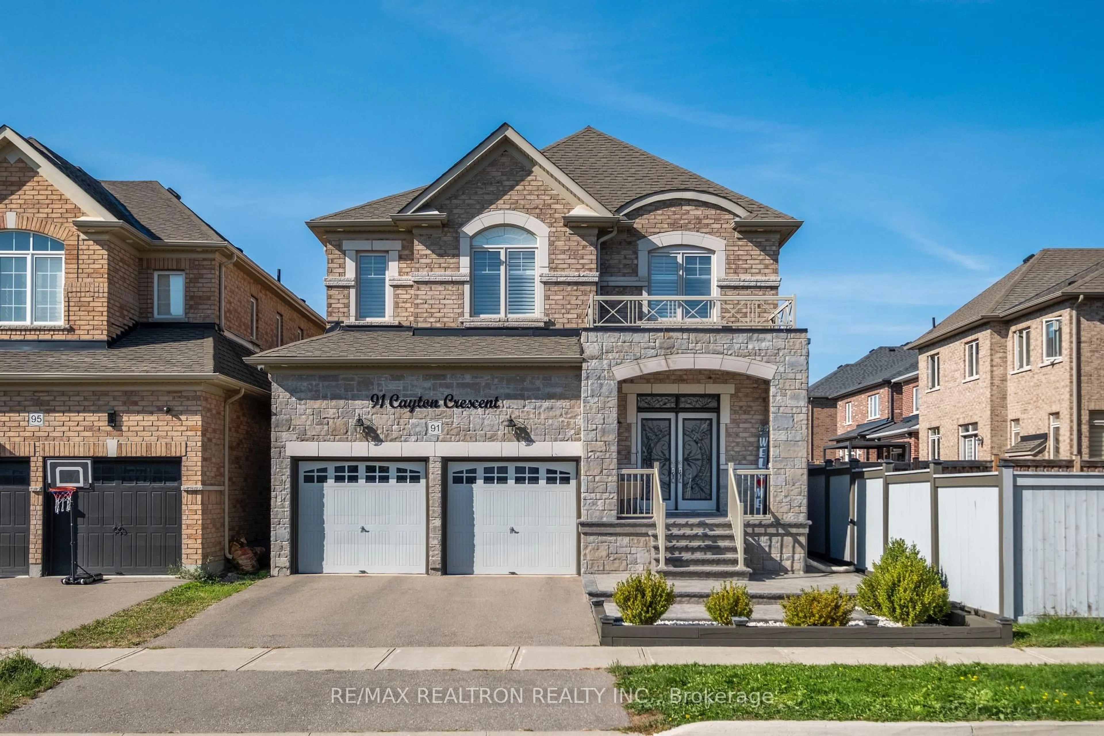 Home with brick exterior material, street for 91 Cayton Cres, Bradford West Gwillimbury Ontario L3Z 0V9