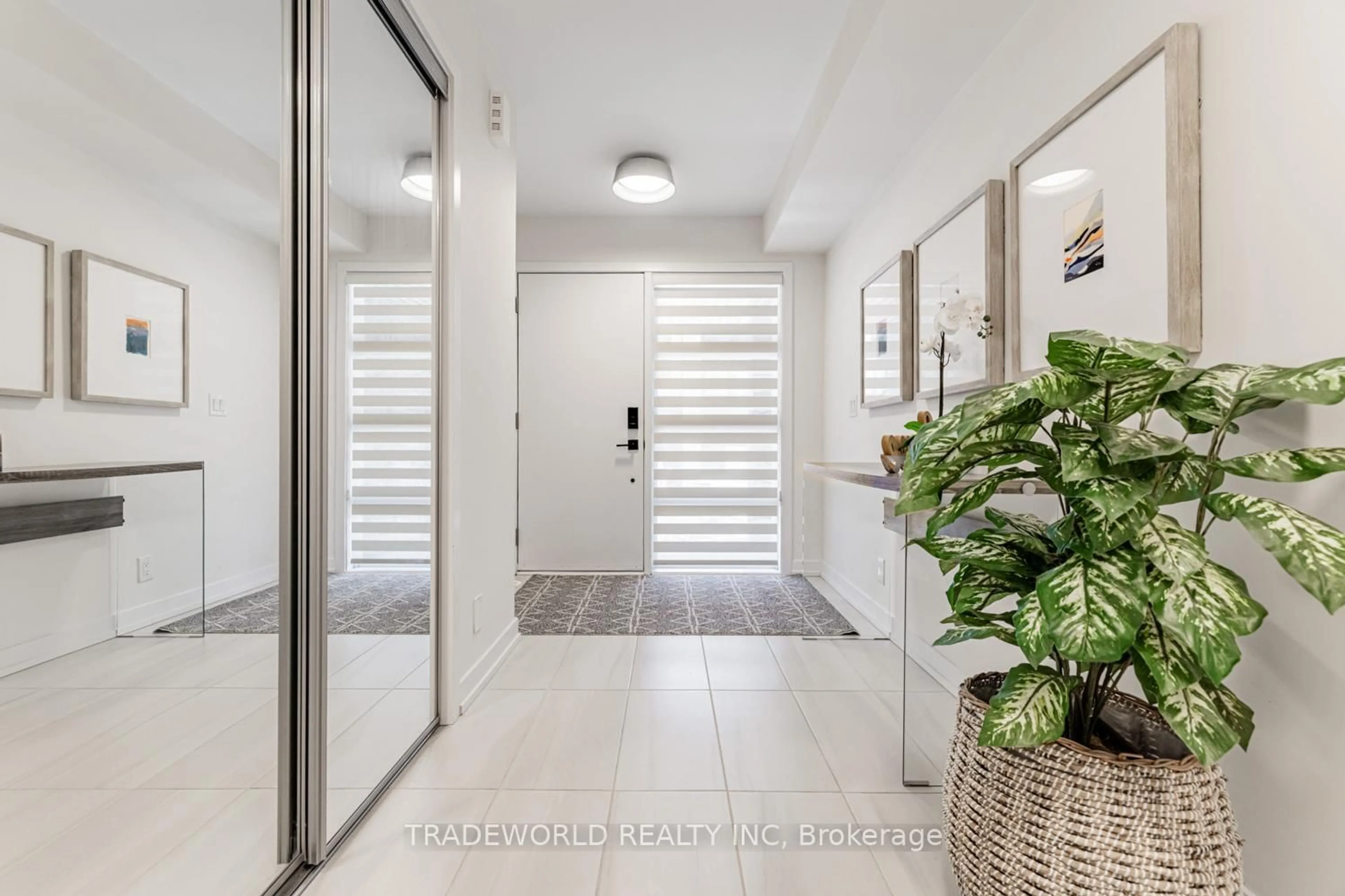 Indoor entryway for 18 Gothenburg Lane, Markham Ontario L6C 3L7