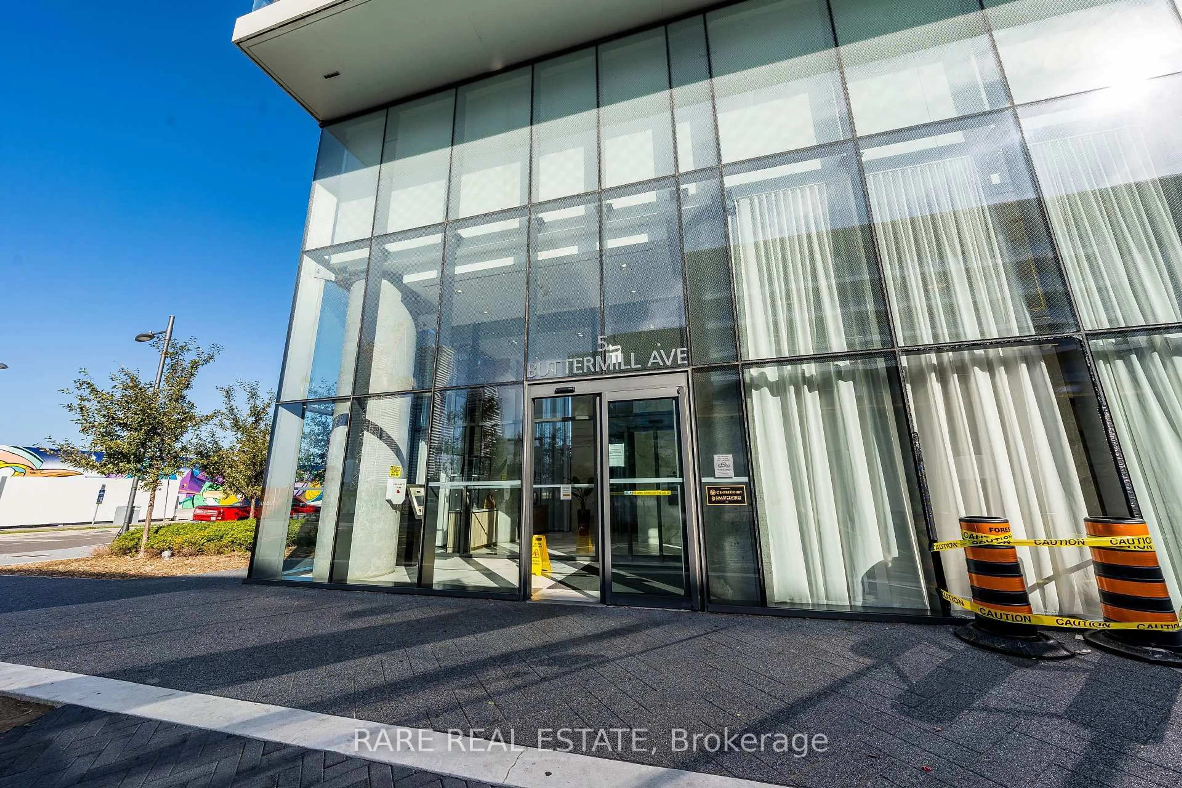 Indoor foyer for 5 Buttermill Ave #5506, Vaughan Ontario L4K 0J5