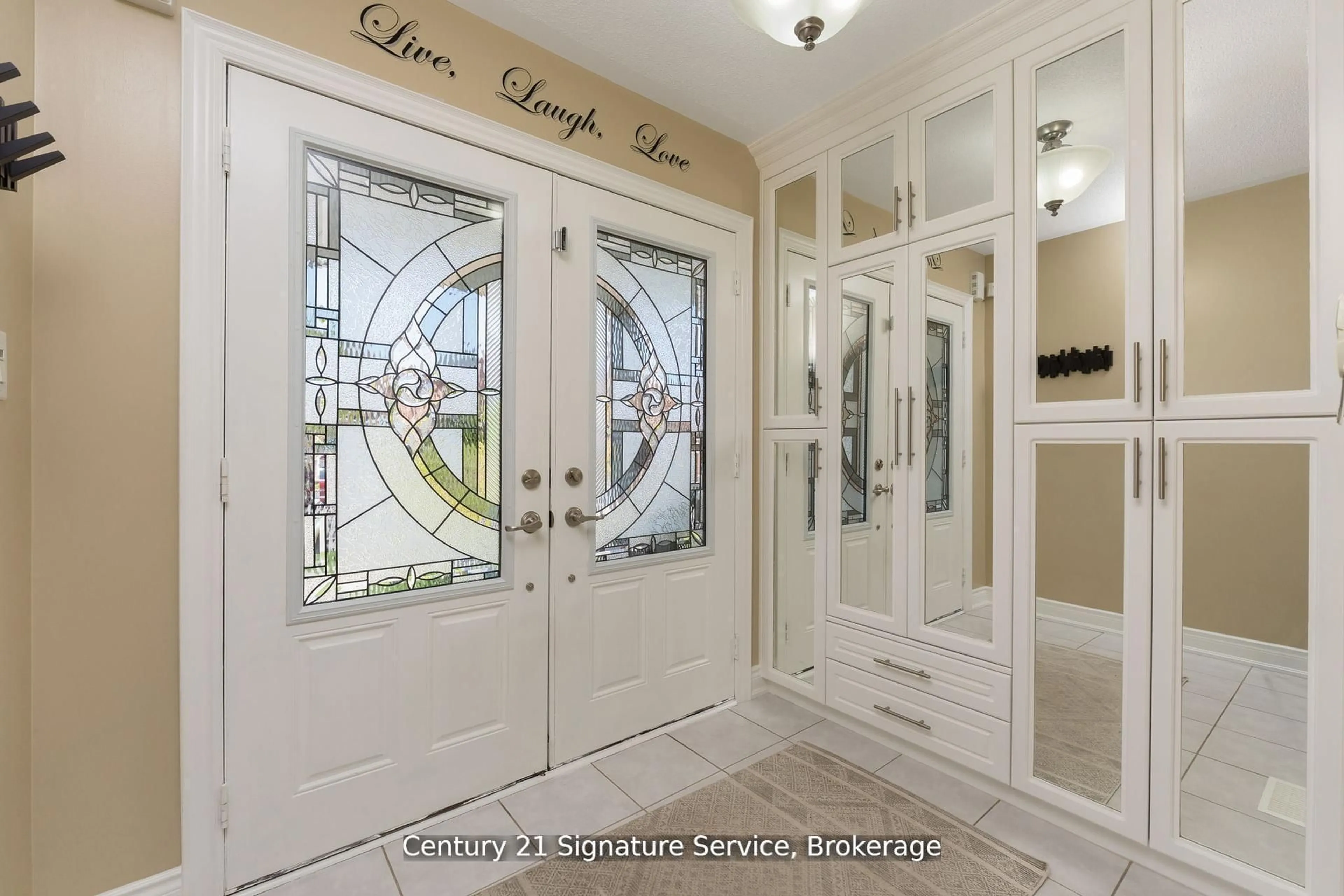 Indoor entryway for 41 Faris St, Bradford West Gwillimbury Ontario L3Z 0C5