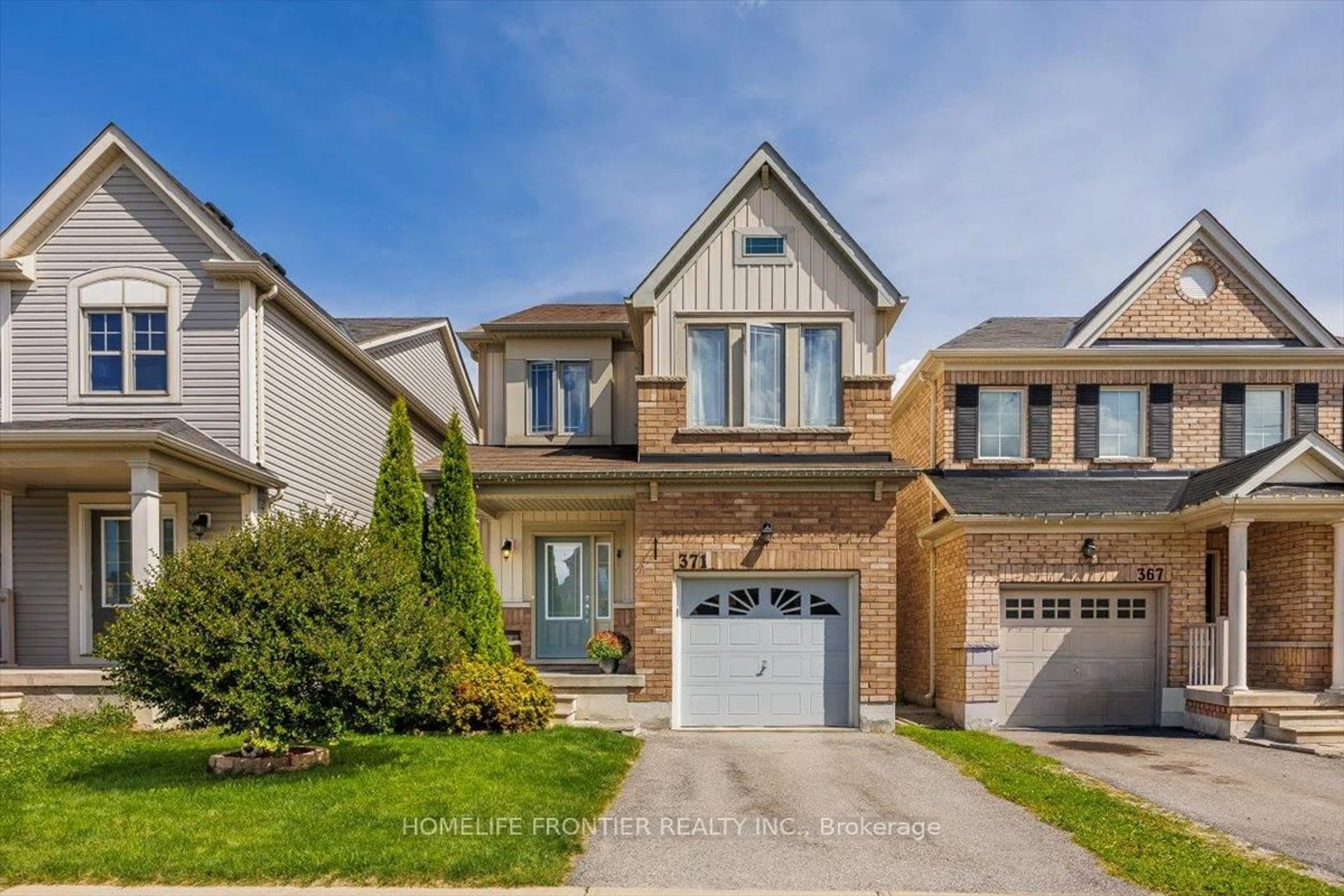 Home with brick exterior material, street for 371 Langford Blvd, Bradford West Gwillimbury Ontario L3Z 0P7