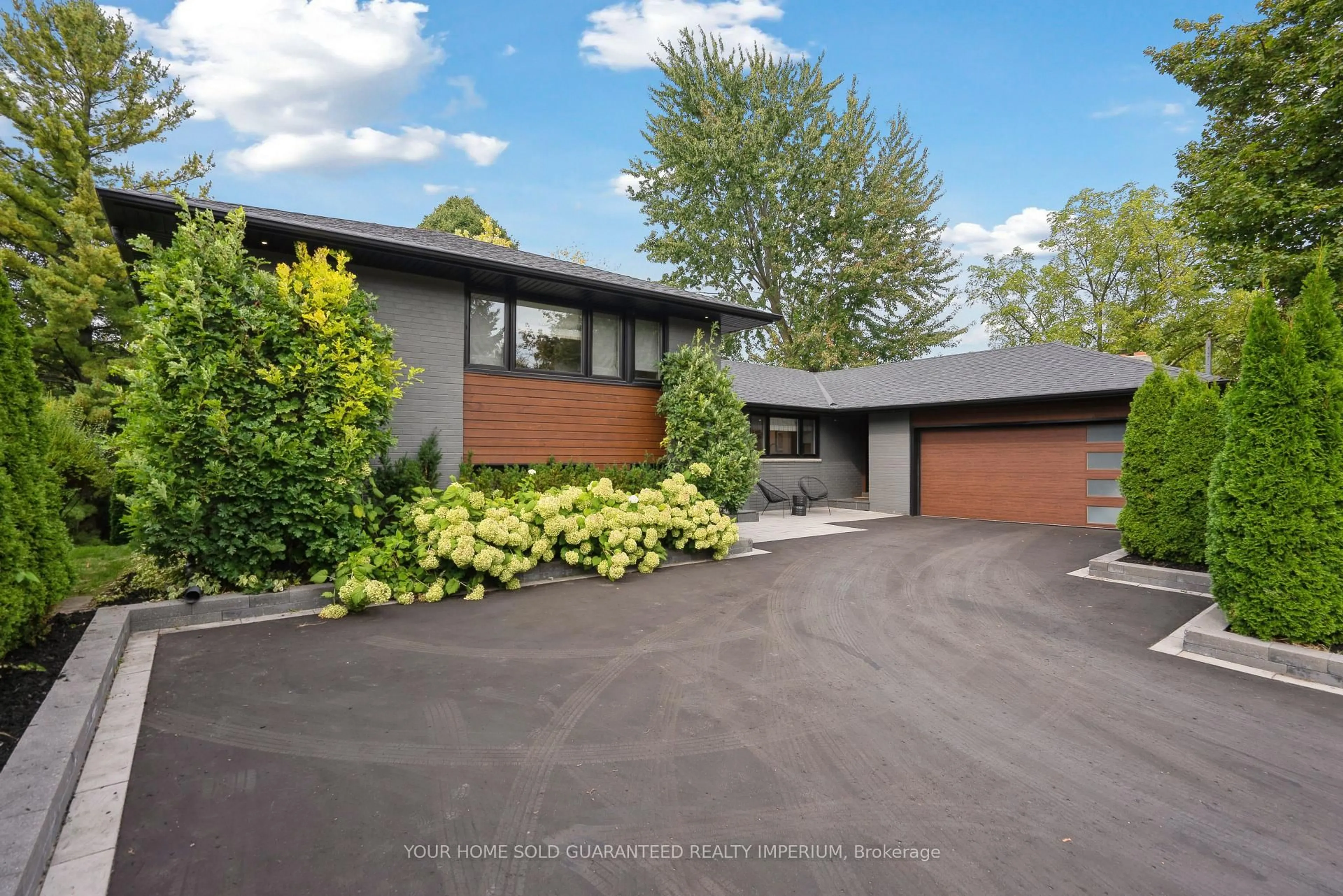 Unknown for 48 Royal Rd, Aurora Ontario L4G 1A9