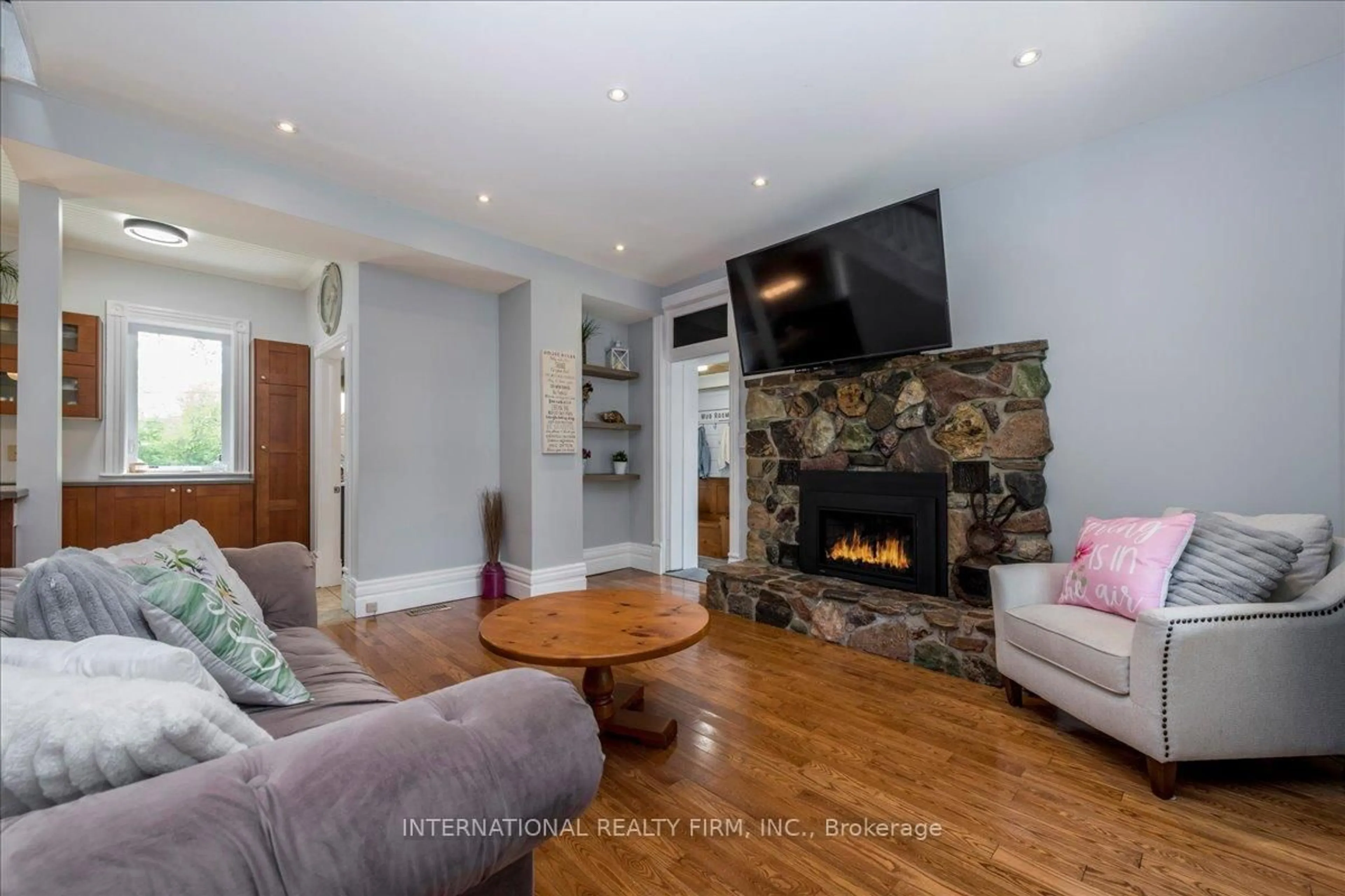 Living room with furniture, unknown for 8061 Main St, Adjala-Tosorontio Ontario L0M 1J0