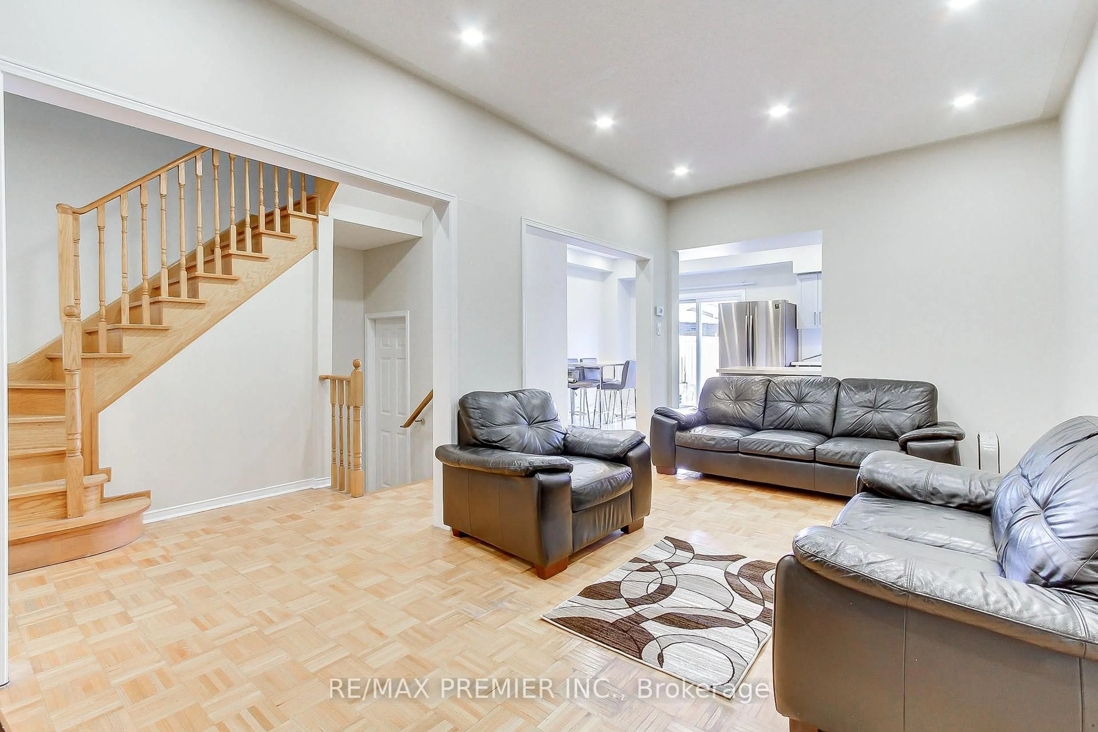 Living room with furniture, unknown for 35 Craddock St, Vaughan Ontario L6A 2R6