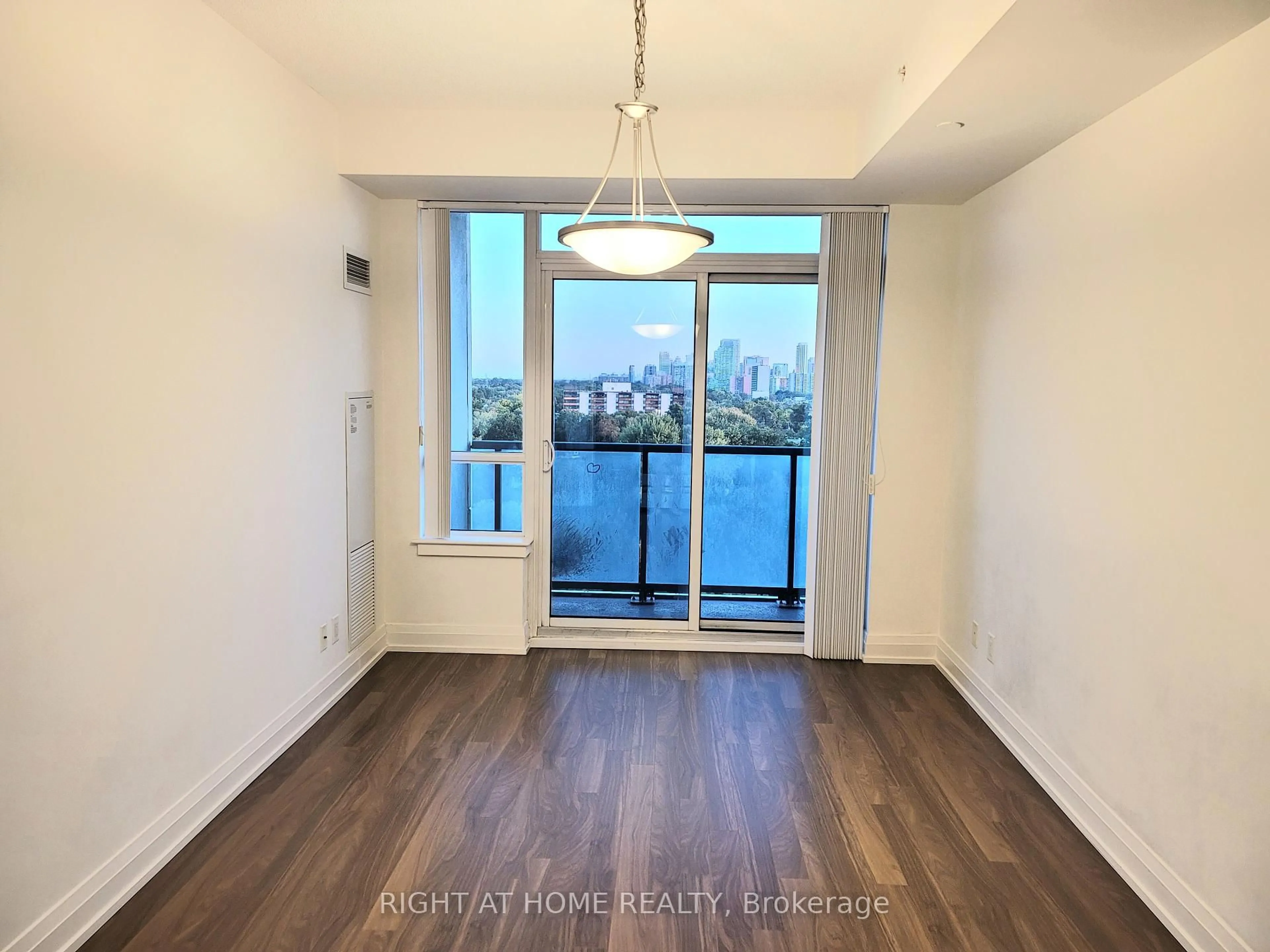A pic of a room for 7167 YONGE St #1007, Markham Ontario L3T 0E1