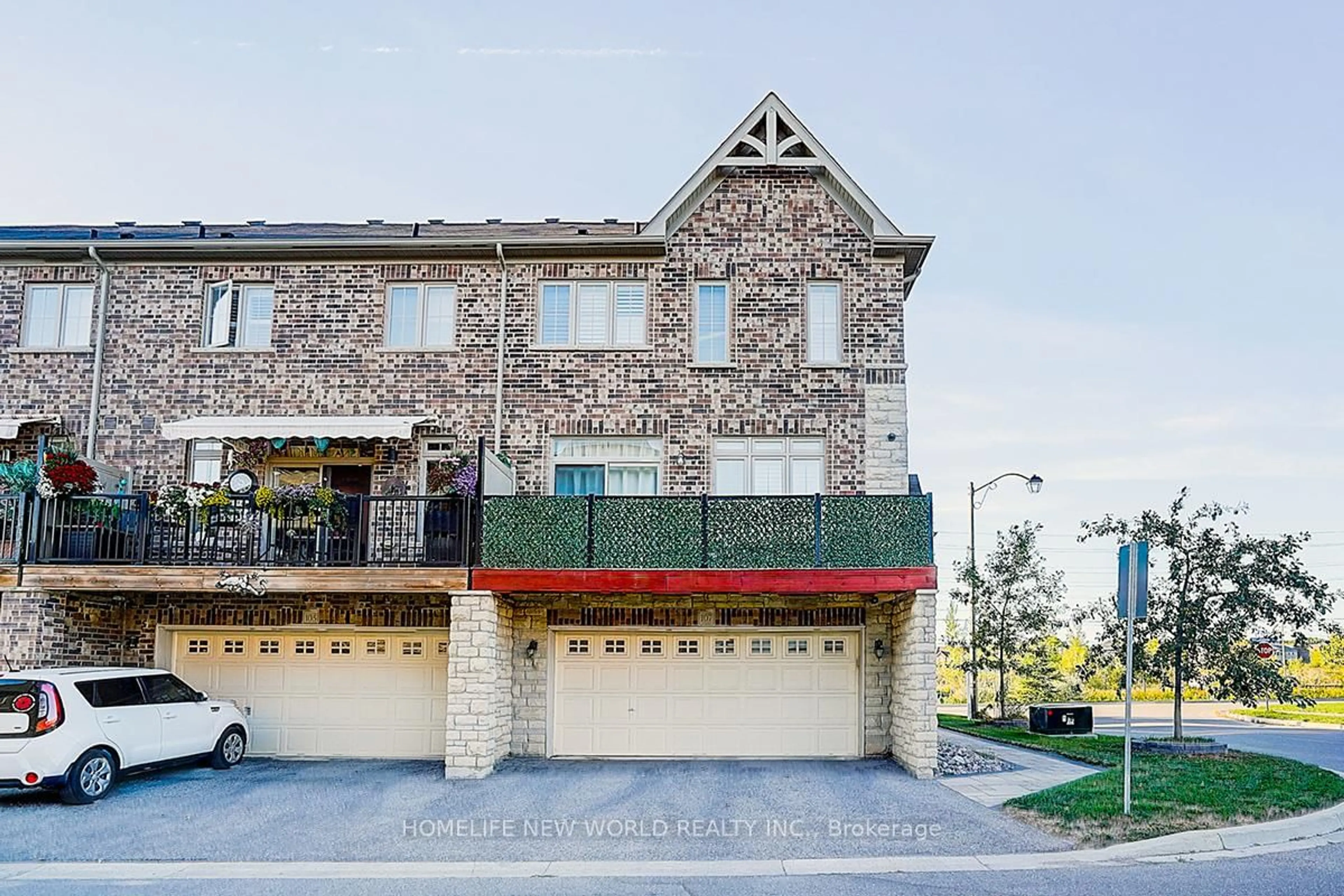 Home with brick exterior material, street for 107 Beechborough Cres, East Gwillimbury Ontario L9N 0N9