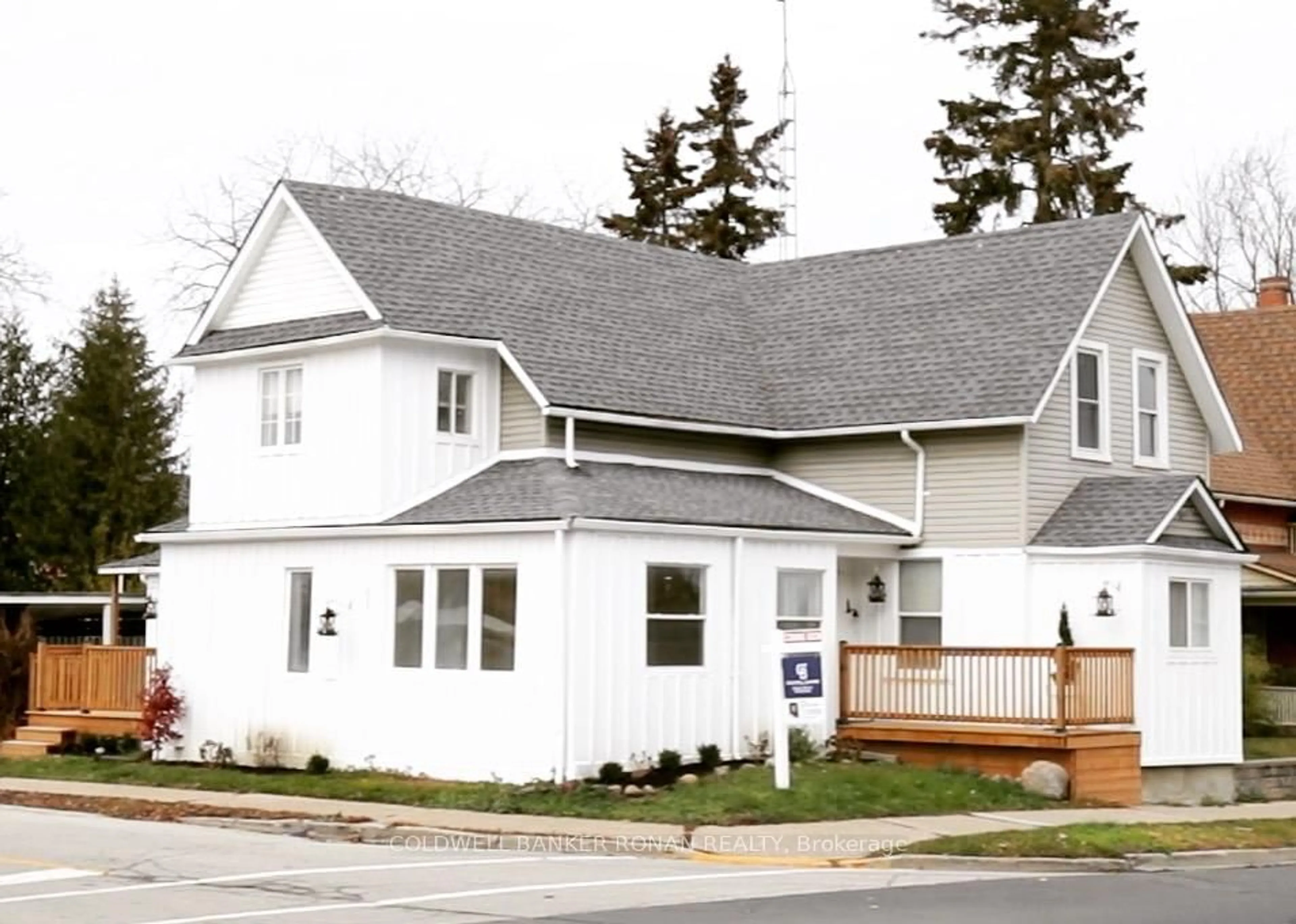 Home with vinyl exterior material, street for 54 Queen St, New Tecumseth Ontario L0G 1W0