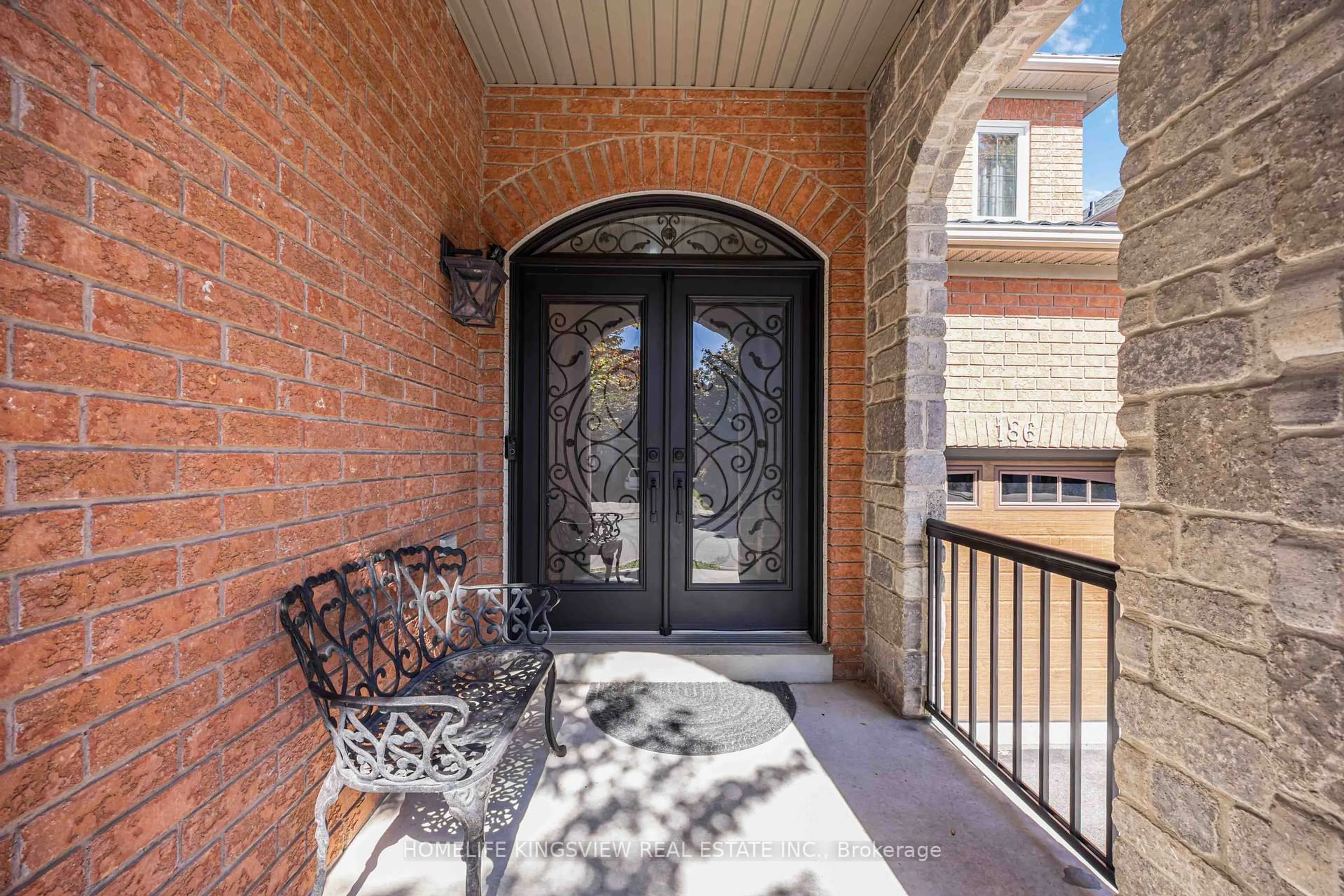 Indoor entryway for 186 Saint Francis Ave, Vaughan Ontario L4H 3E4