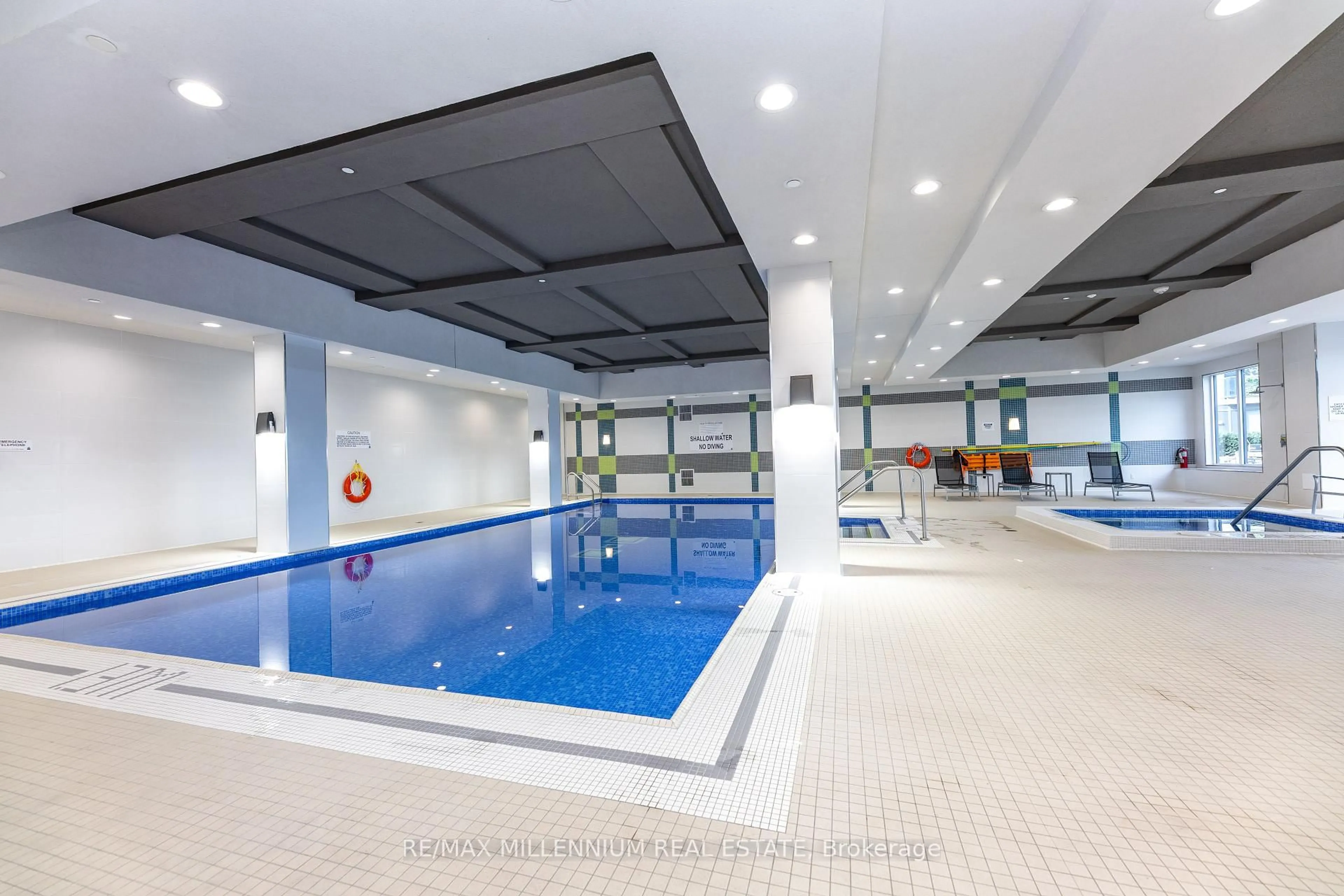 Pool for 3700 Highway 7 Rd #1401, Vaughan Ontario L4L 0G3