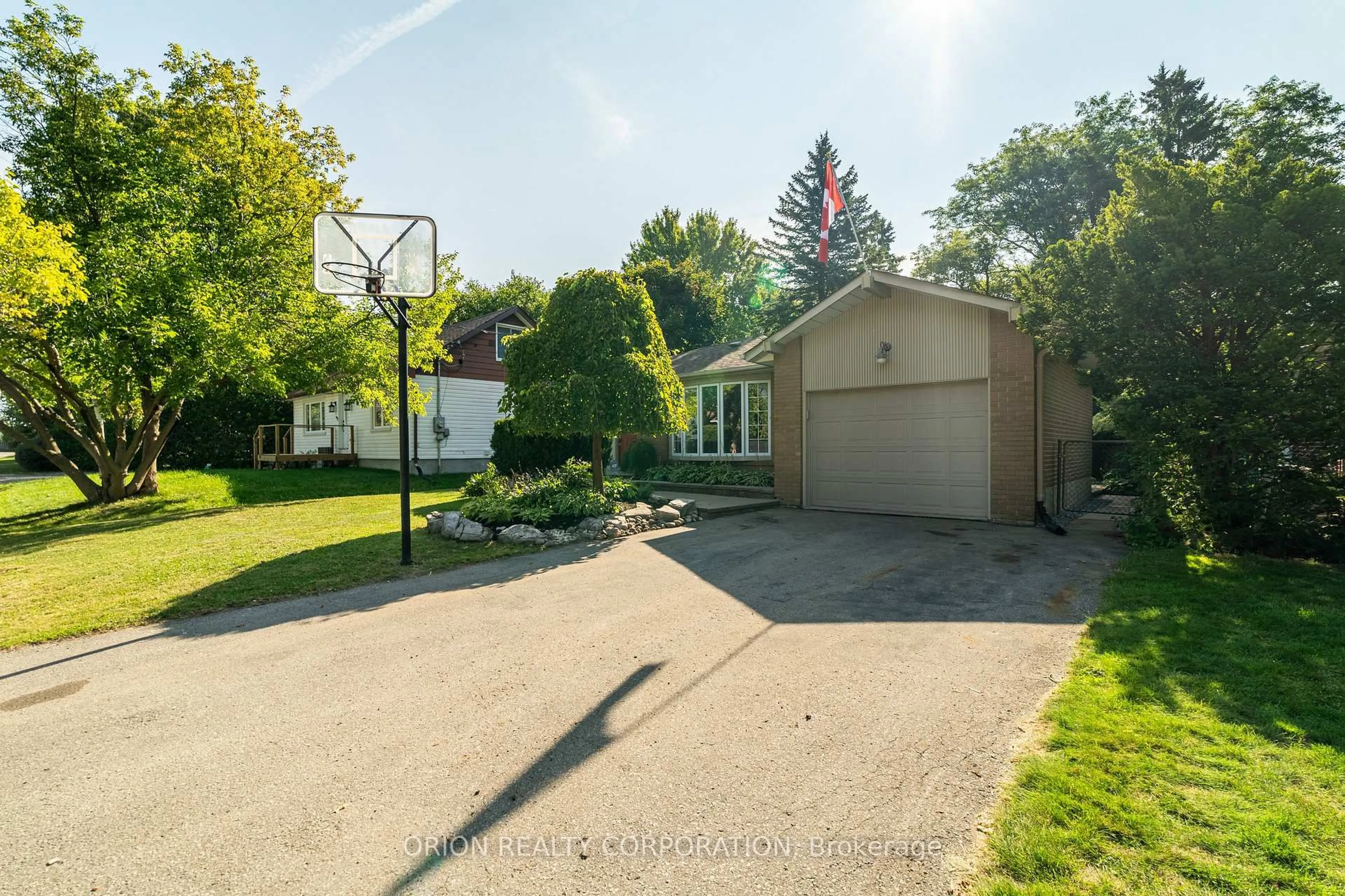 A pic from outside/outdoor area/front of a property/back of a property/a pic from drone, street for 374 Boyer St, Whitchurch-Stouffville Ontario L4A 7V8