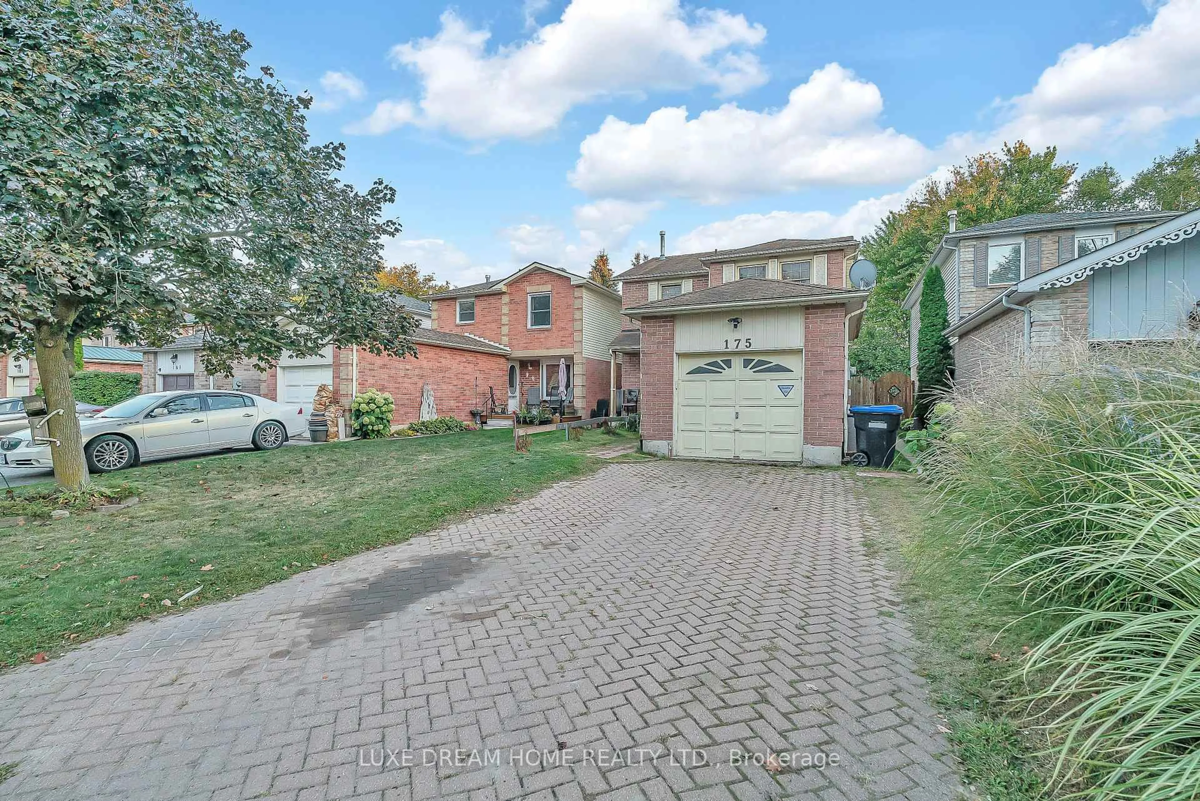 A pic from outside/outdoor area/front of a property/back of a property/a pic from drone, street for 175 Albert St, New Tecumseth Ontario L9R 1W8