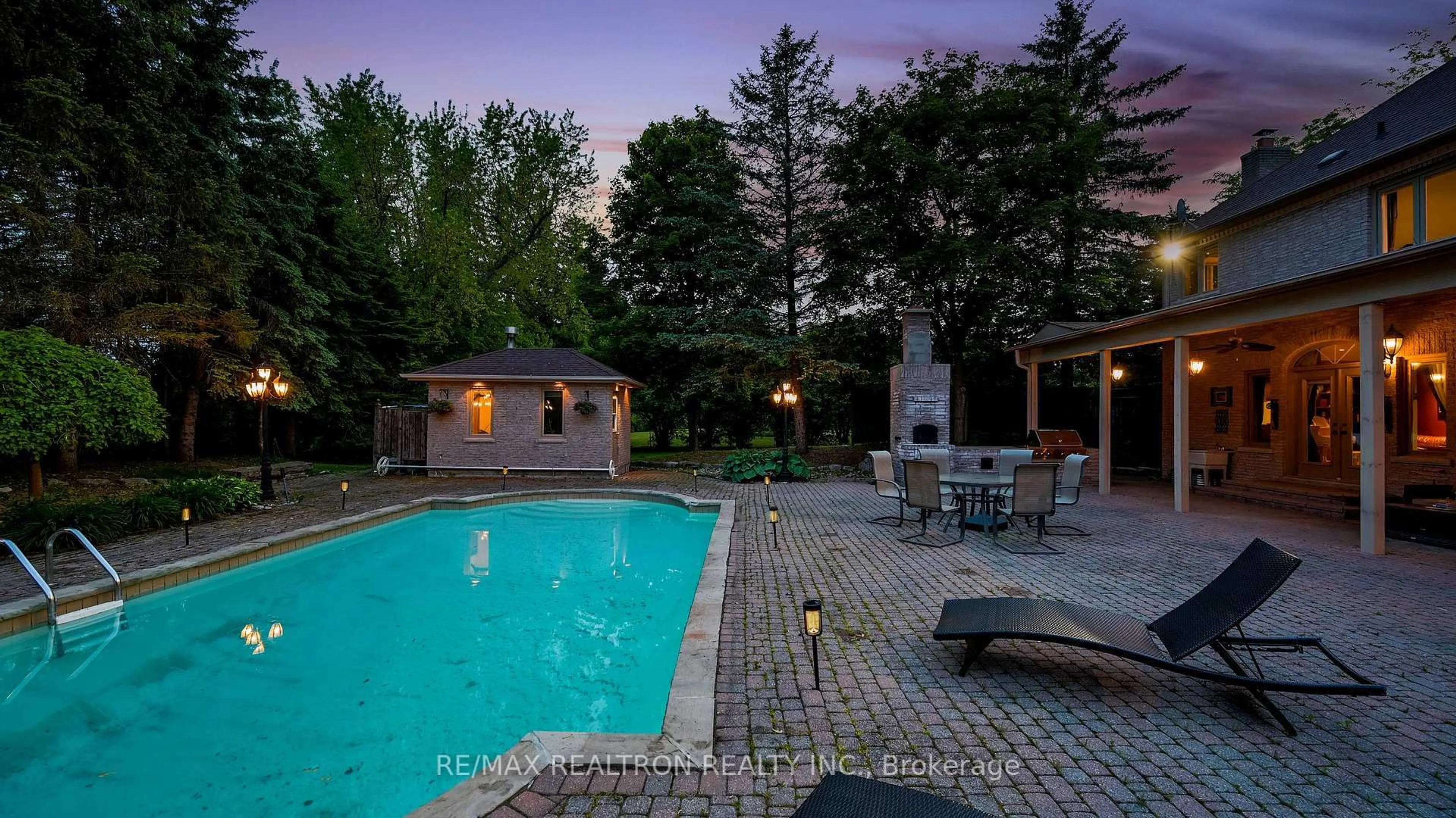 Pool for 5 Summit Trail Dr, Richmond Hill Ontario L4E 3S7