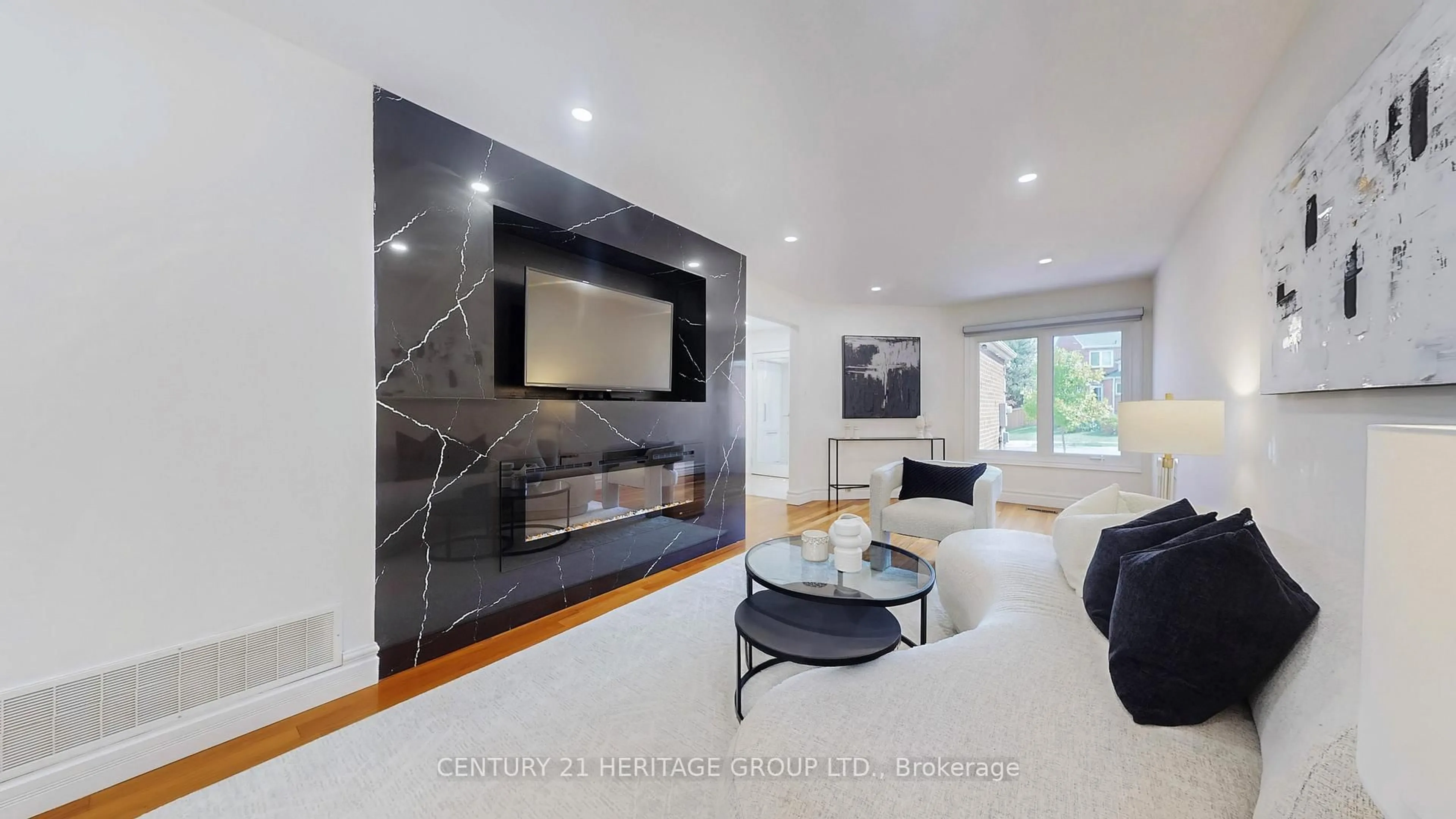 Living room with furniture, unknown for 192 Winding Lane, Vaughan Ontario L4J 5J2