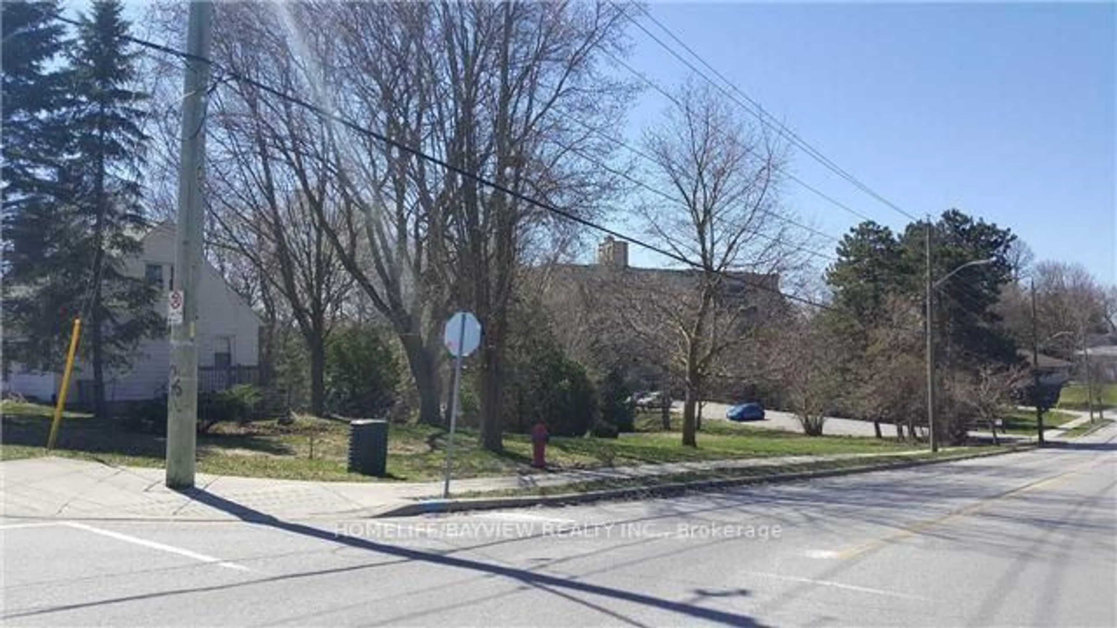 Parking for 66 Roxborough Rd, Newmarket Ontario L3Y 3L2