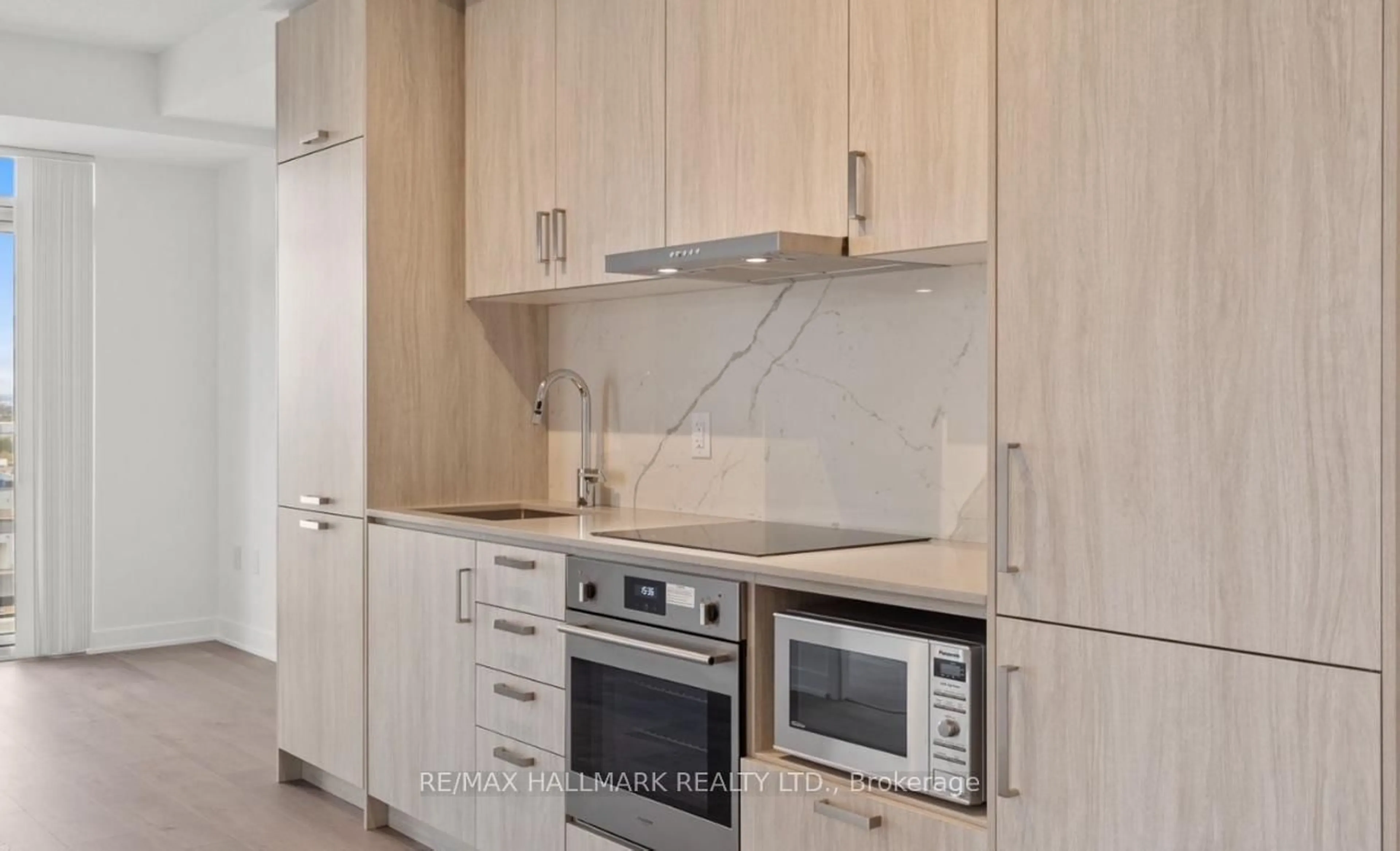 Standard kitchen, wood/laminate floor for 60 Honeycrisp Cres #820, Vaughan Ontario L4K 0N5