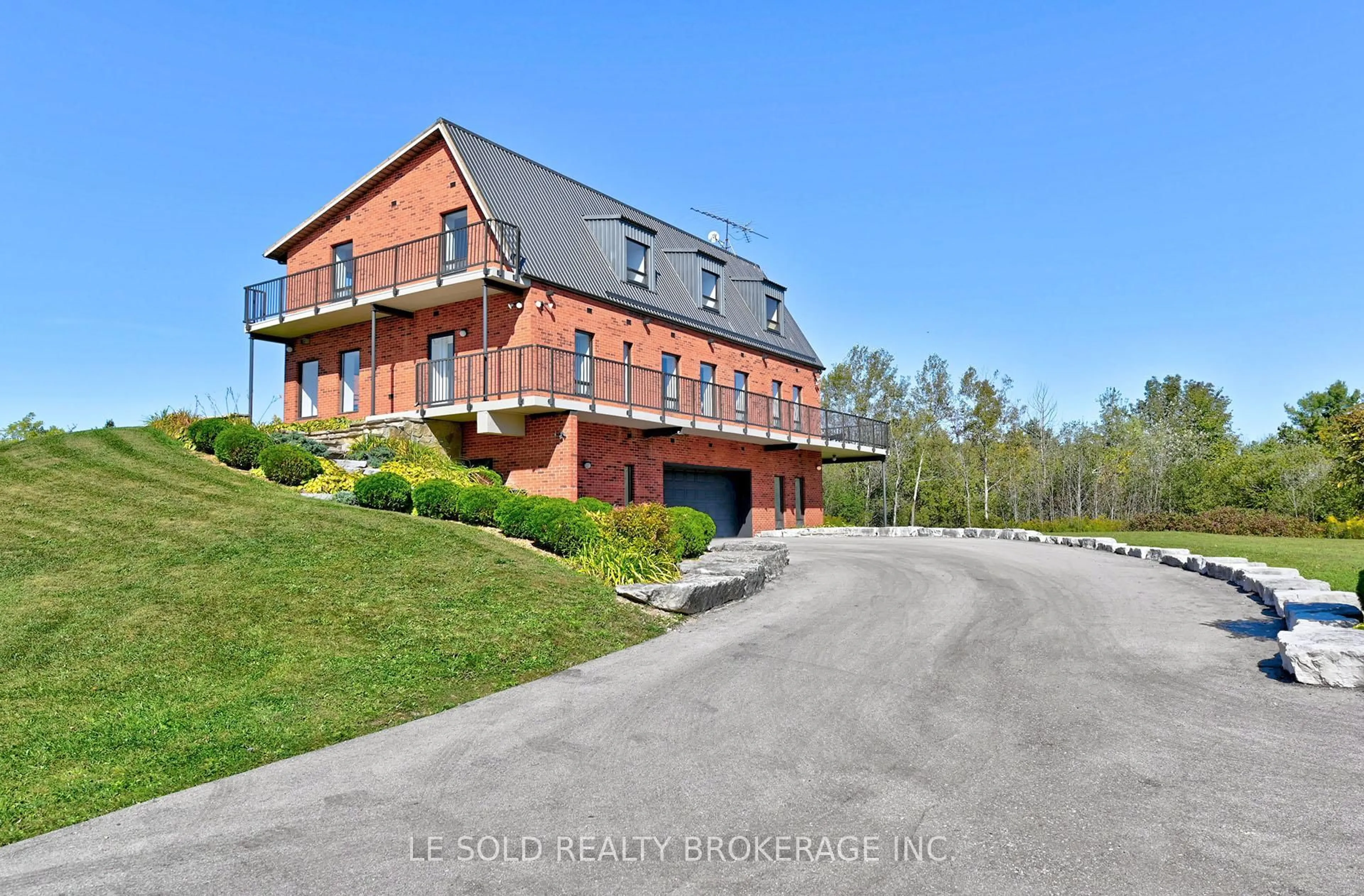 Home with brick exterior material, unknown for 2269 Concession 4, Uxbridge Ontario L0C 1A0