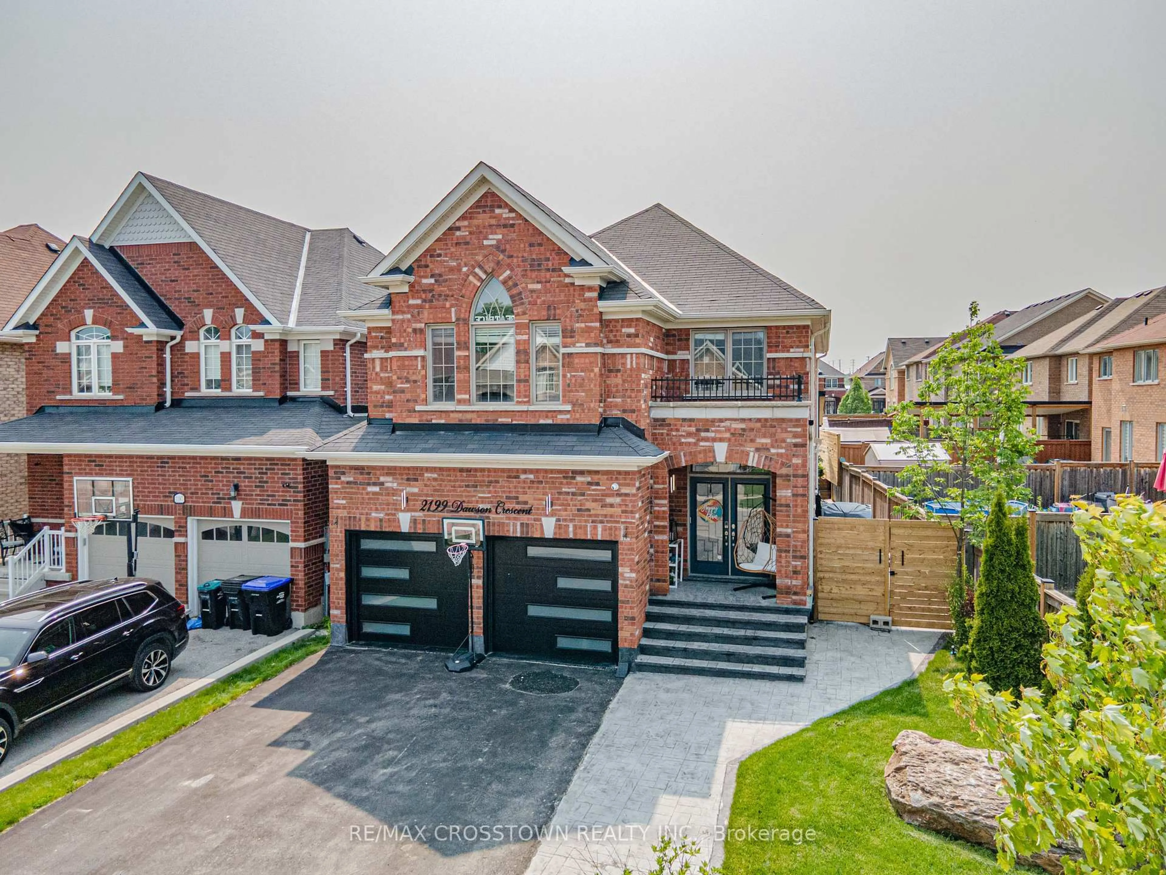Home with brick exterior material, street for 2199 Dawson Cres, Innisfil Ontario L9S 0G9